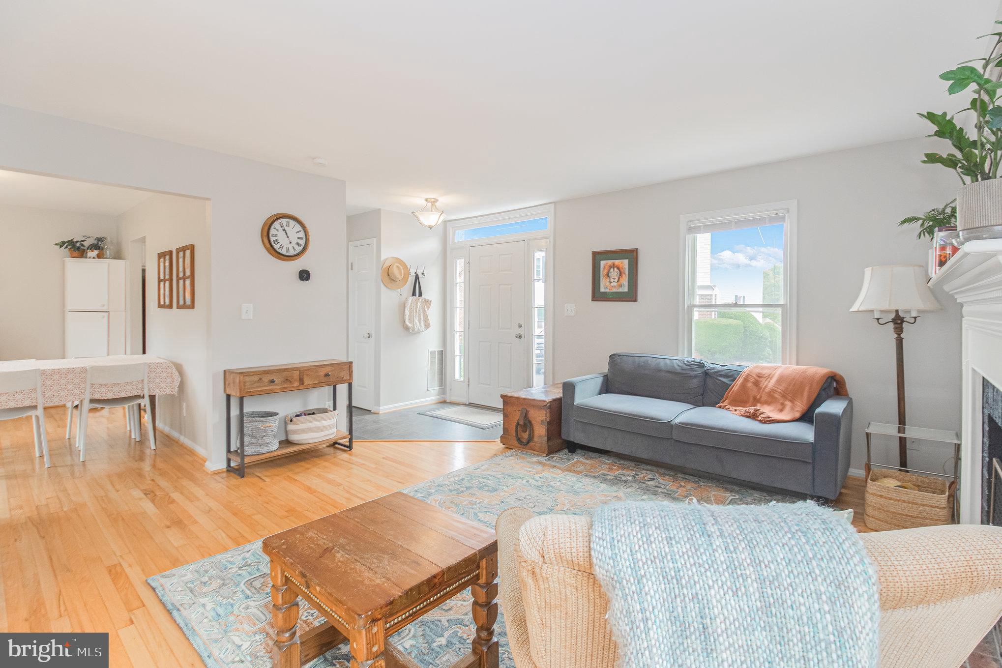 COLLEGE HALL GROVE - Residential