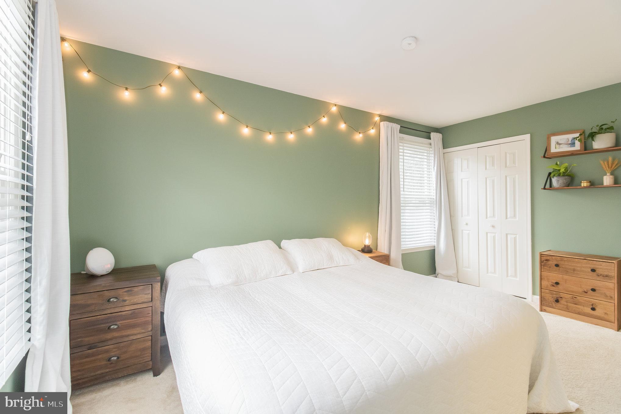 COLLEGE HALL GROVE - Residential