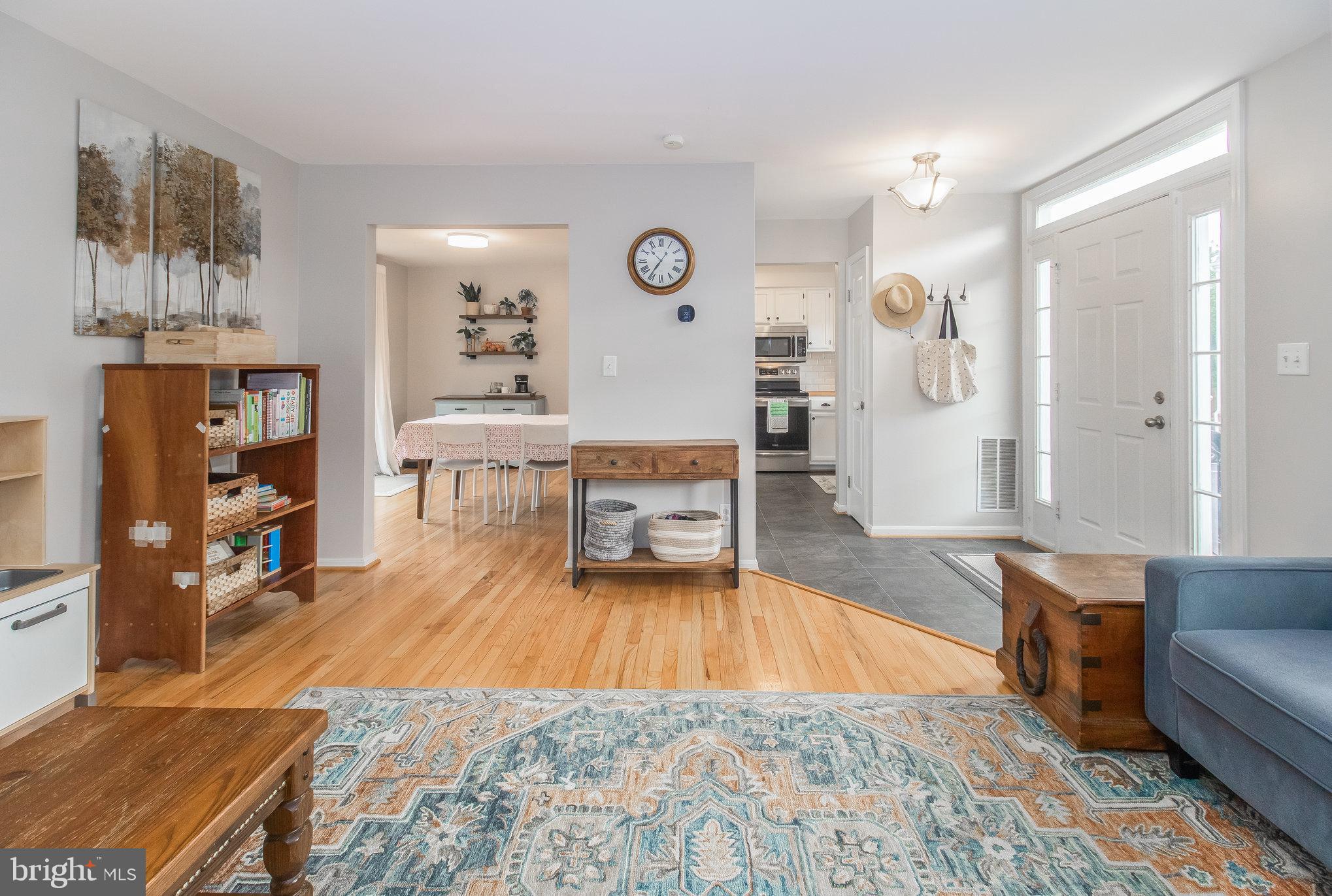 COLLEGE HALL GROVE - Residential