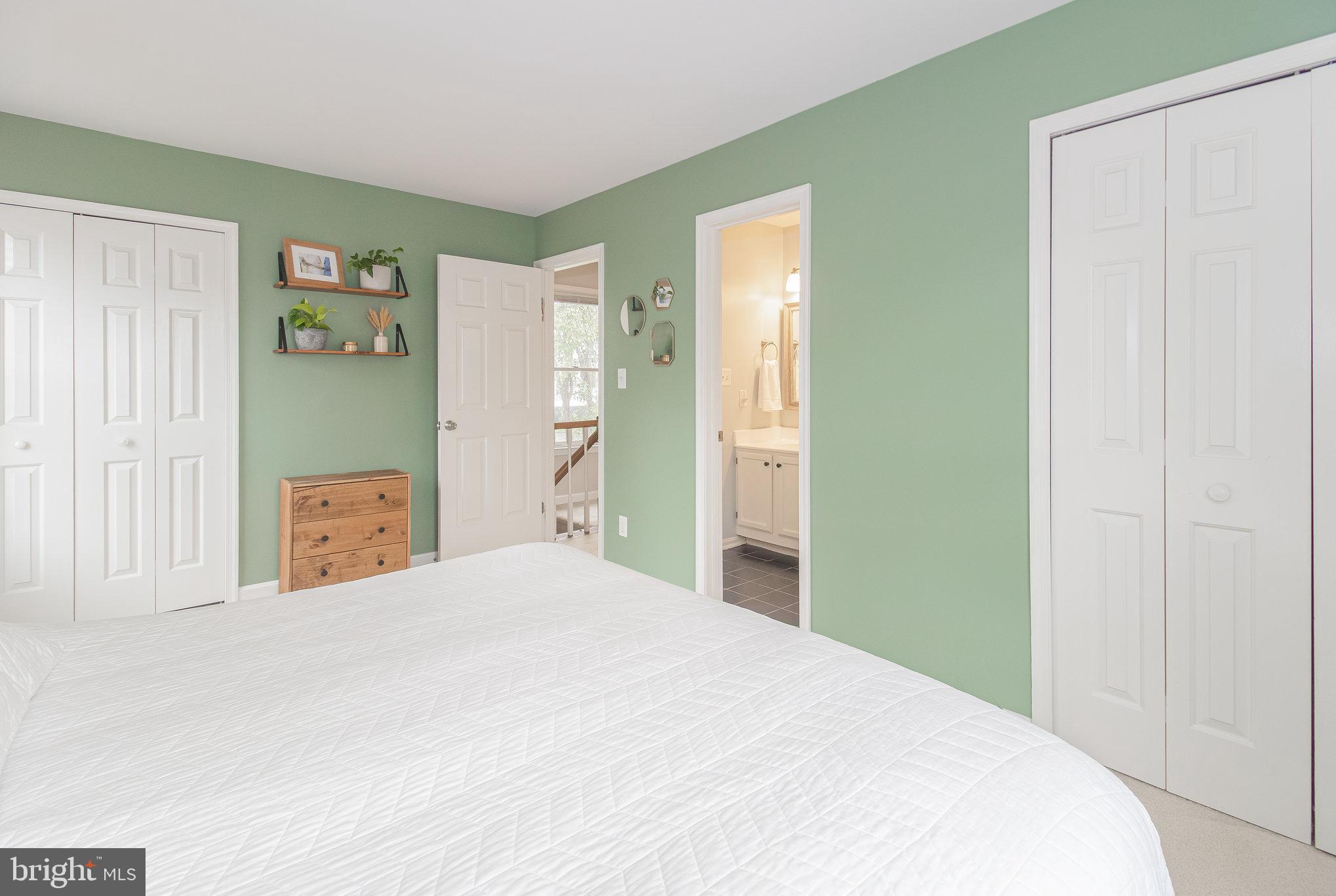 COLLEGE HALL GROVE - Residential