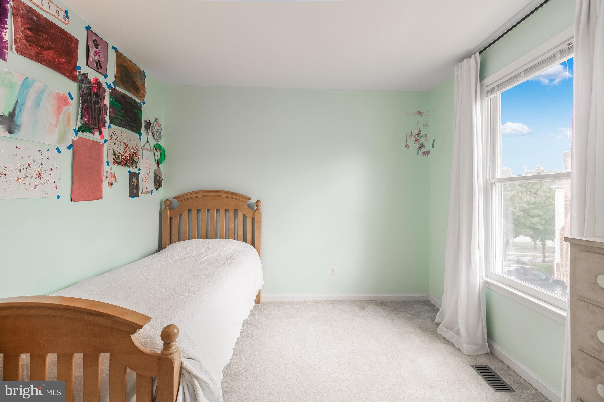 COLLEGE HALL GROVE - Residential