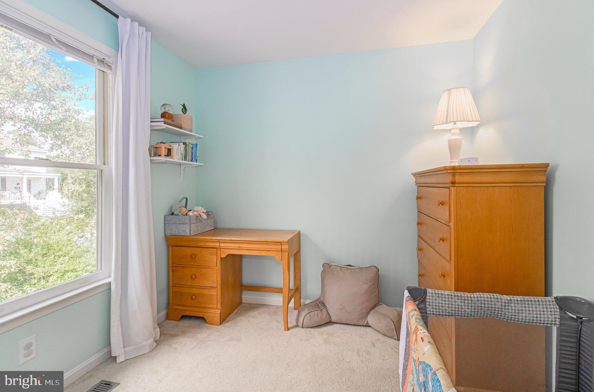 COLLEGE HALL GROVE - Residential