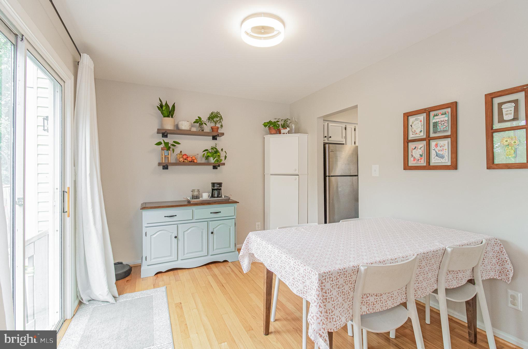 COLLEGE HALL GROVE - Residential