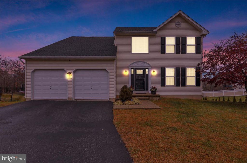Photo of 910 Clover Lane, GILBERTSVILLE, PA 19525 (MLS # PAMC2162434)
