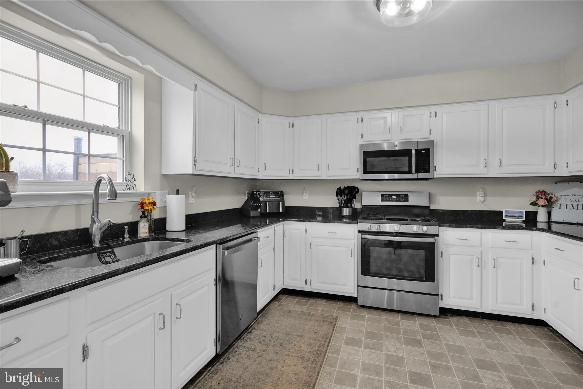 ESTATES OF WARWICK - Residential