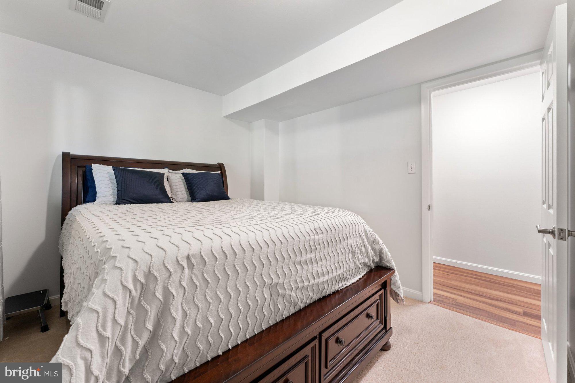 TYSONS WOODS - Residential