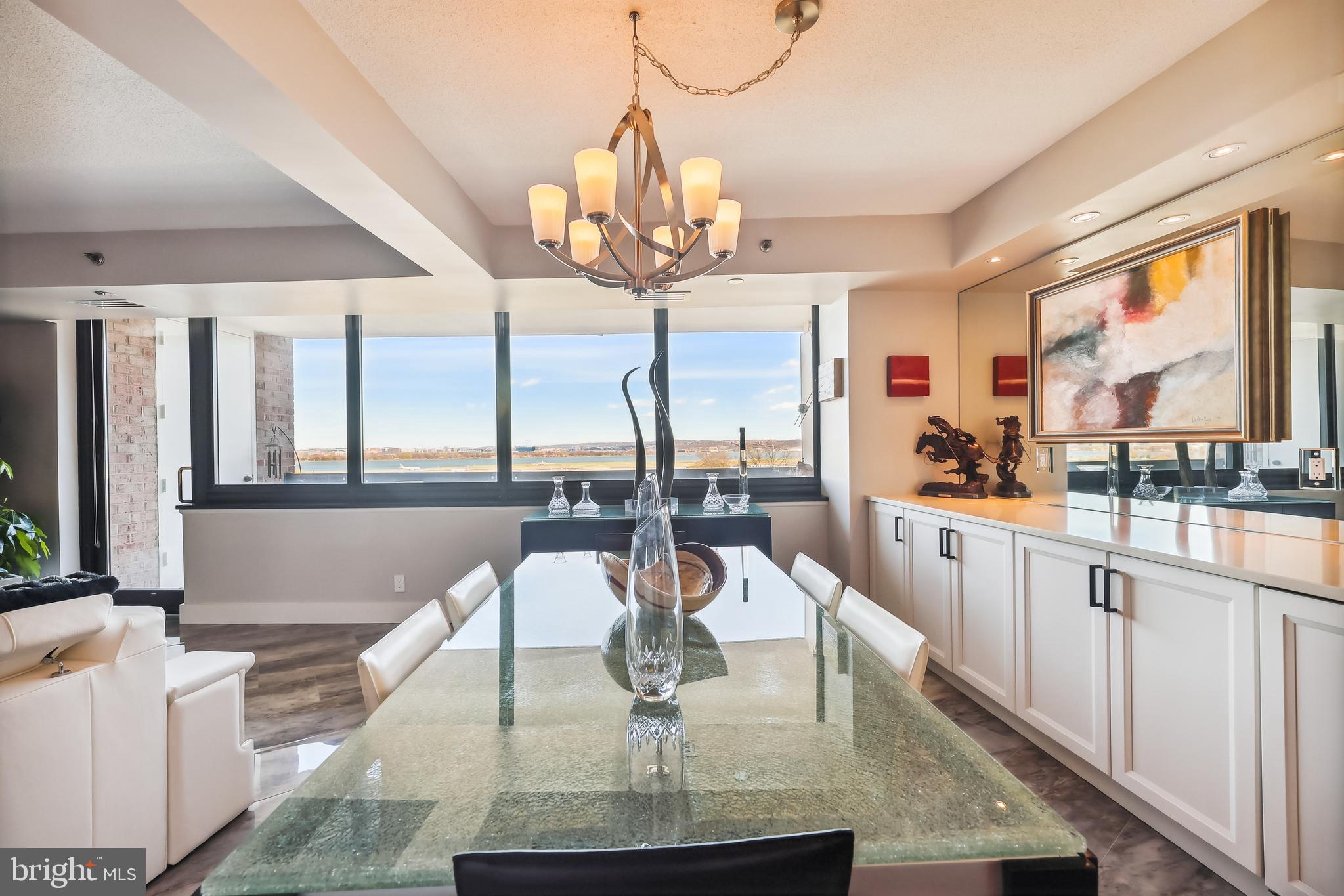 CRYSTAL CITY - Residential