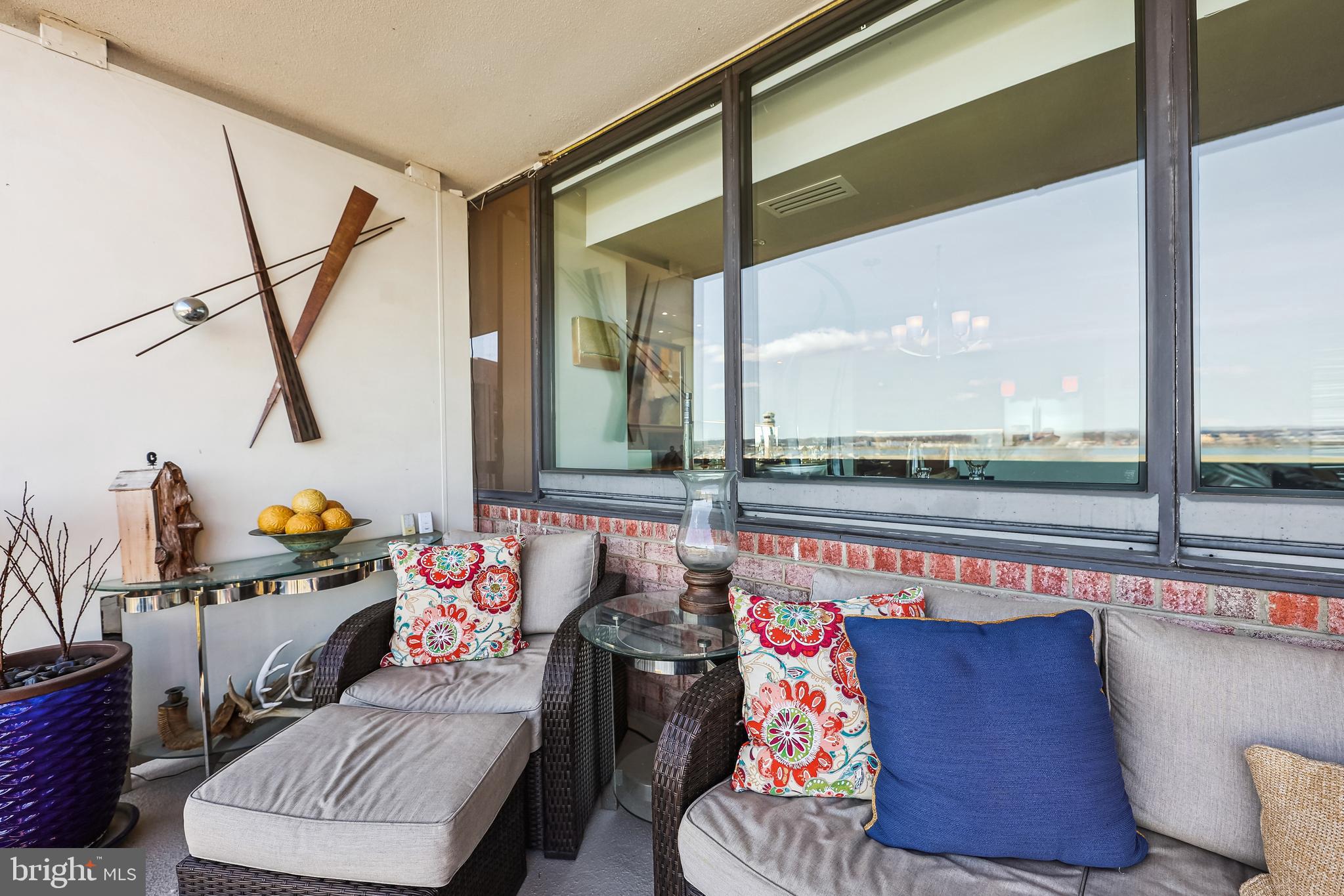 CRYSTAL CITY - Residential