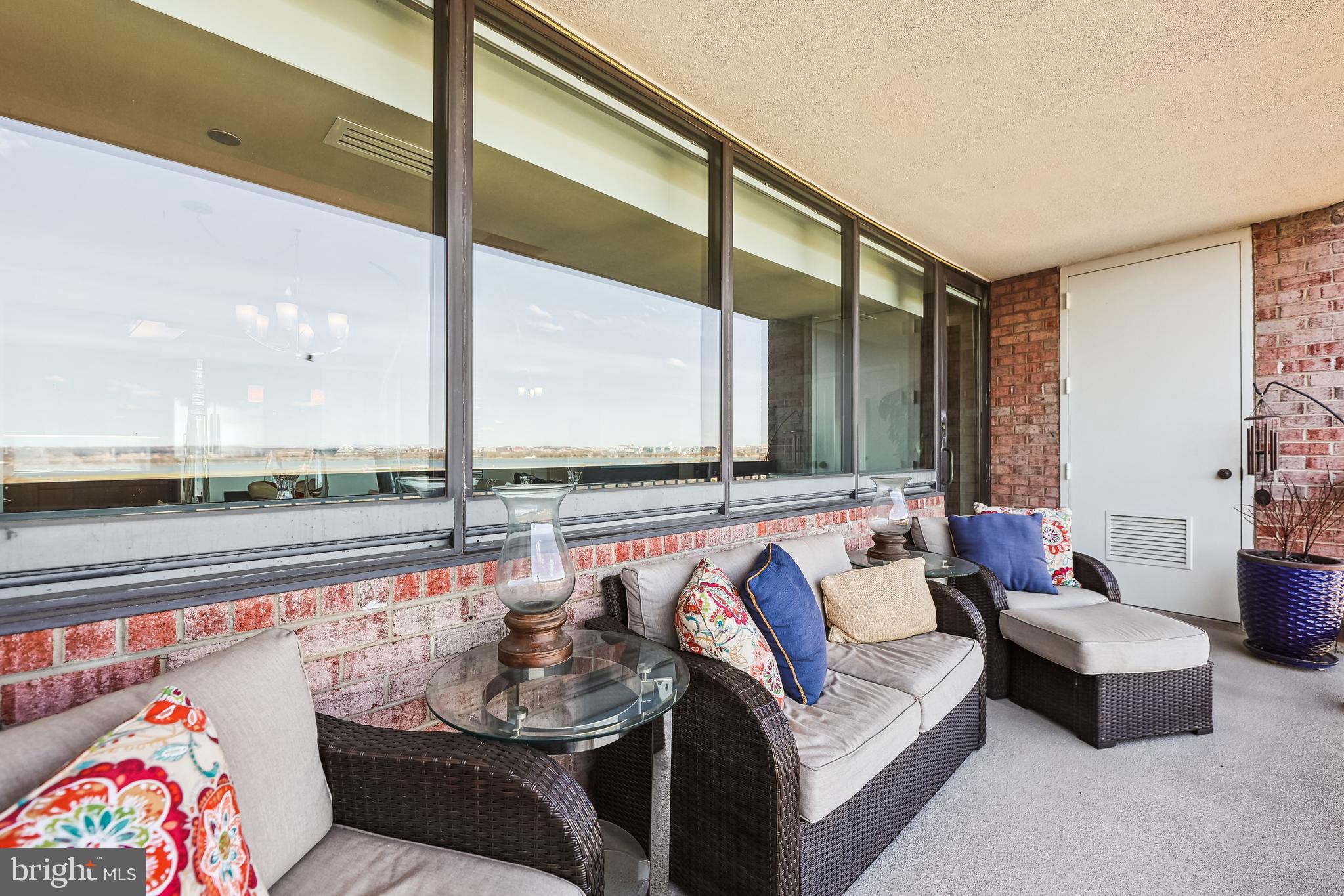 CRYSTAL CITY - Residential