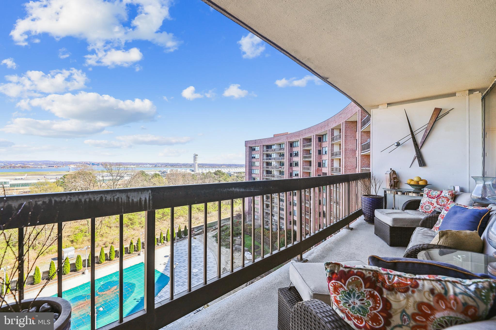 CRYSTAL CITY - Residential