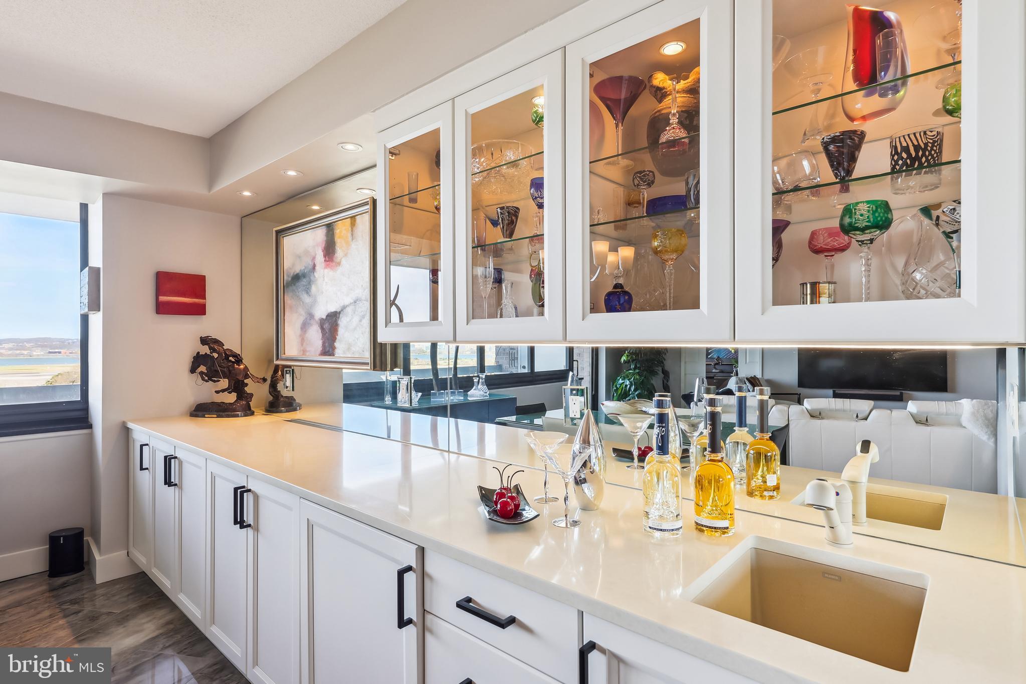 CRYSTAL CITY - Residential