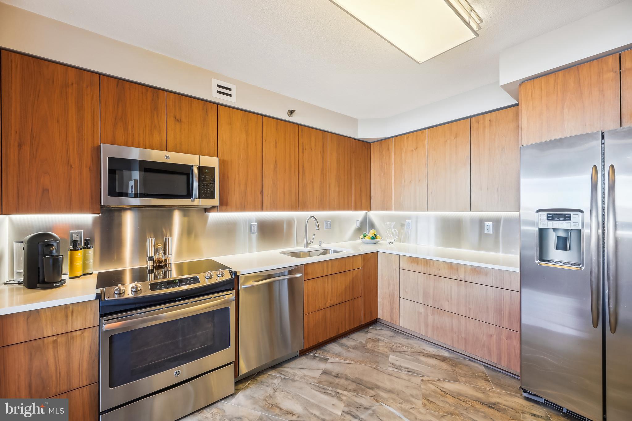 CRYSTAL CITY - Residential