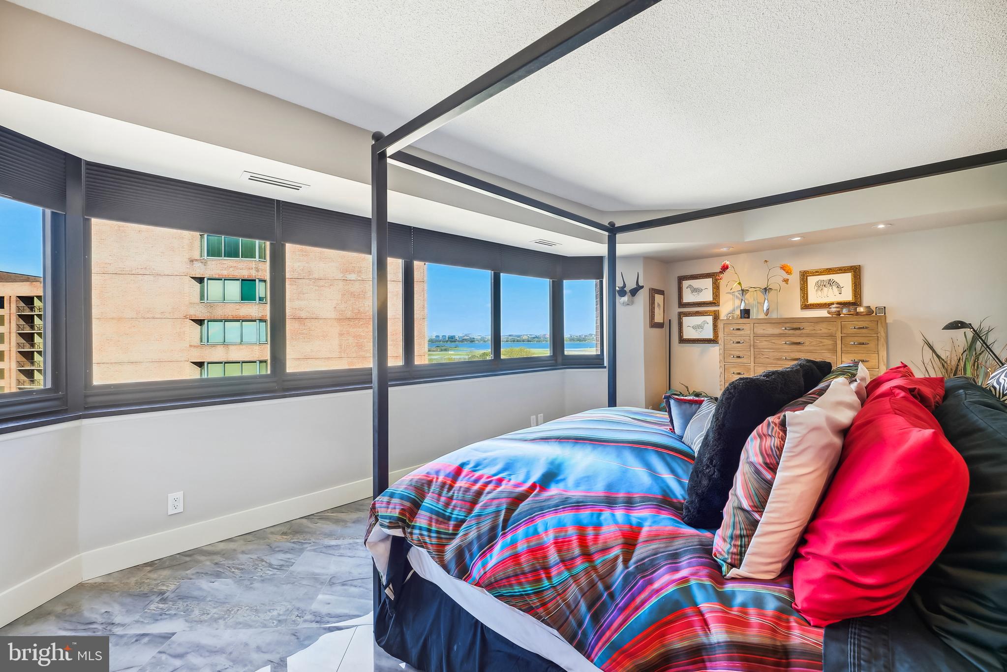 CRYSTAL CITY - Residential