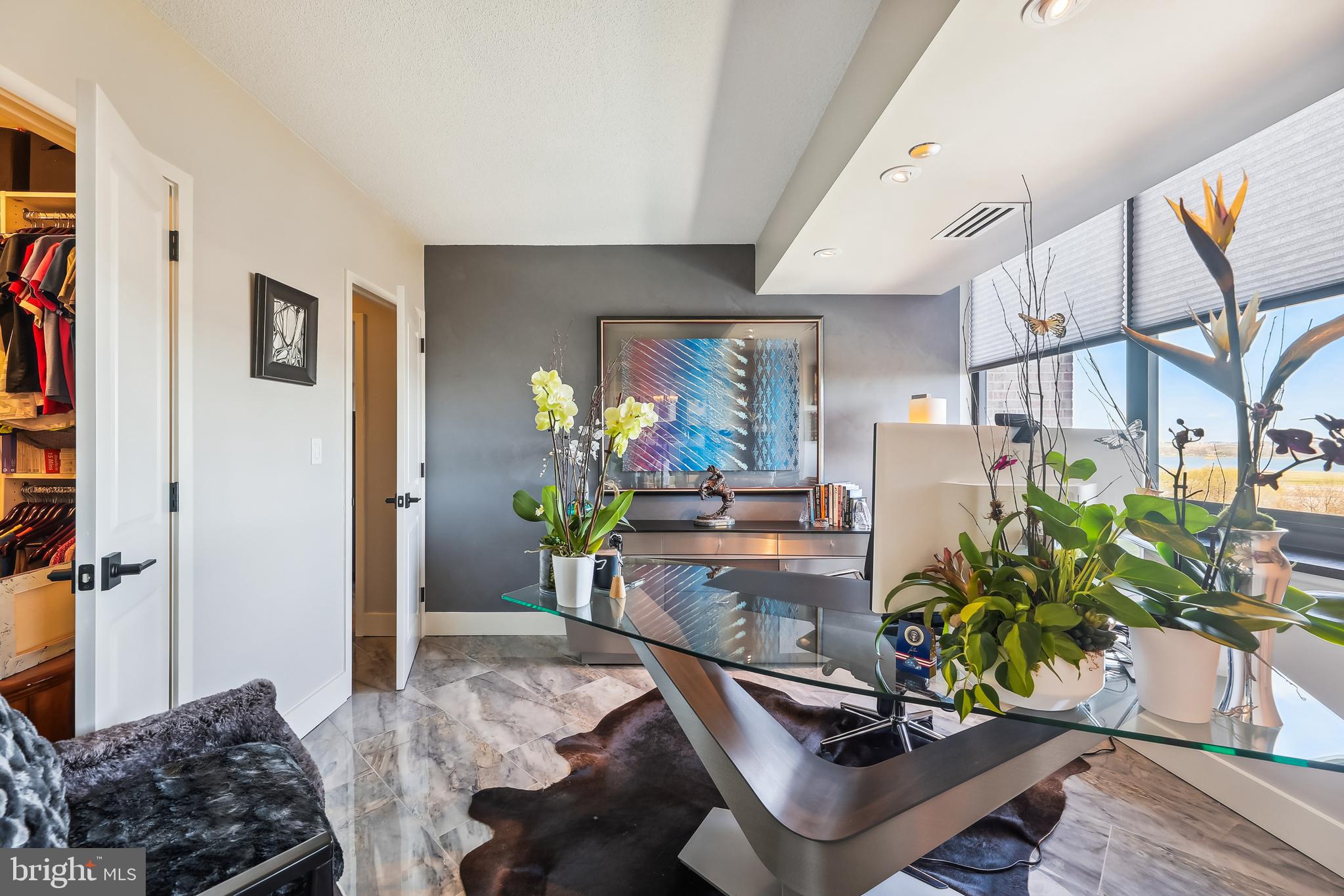 CRYSTAL CITY - Residential