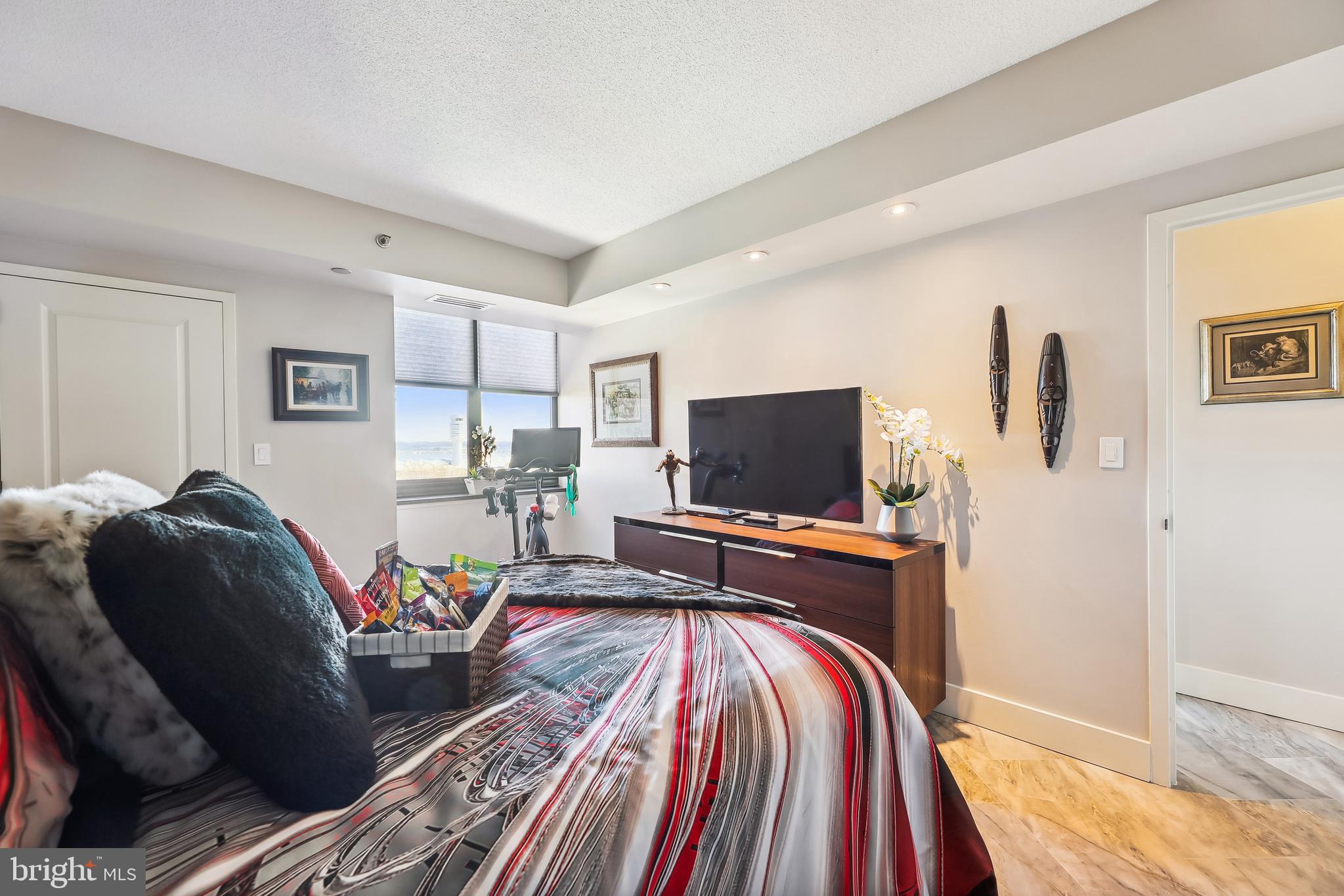 CRYSTAL CITY - Residential