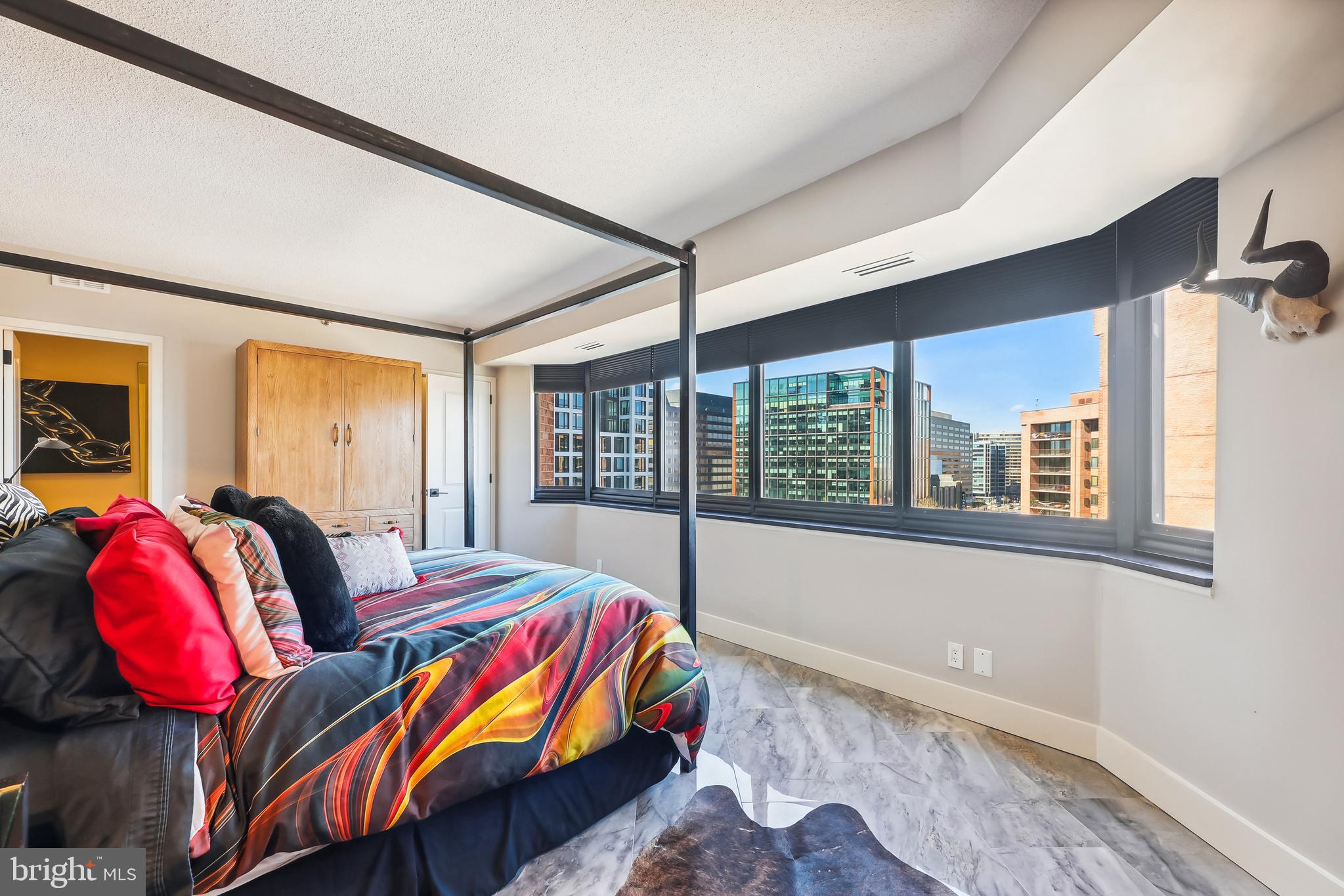 CRYSTAL CITY - Residential