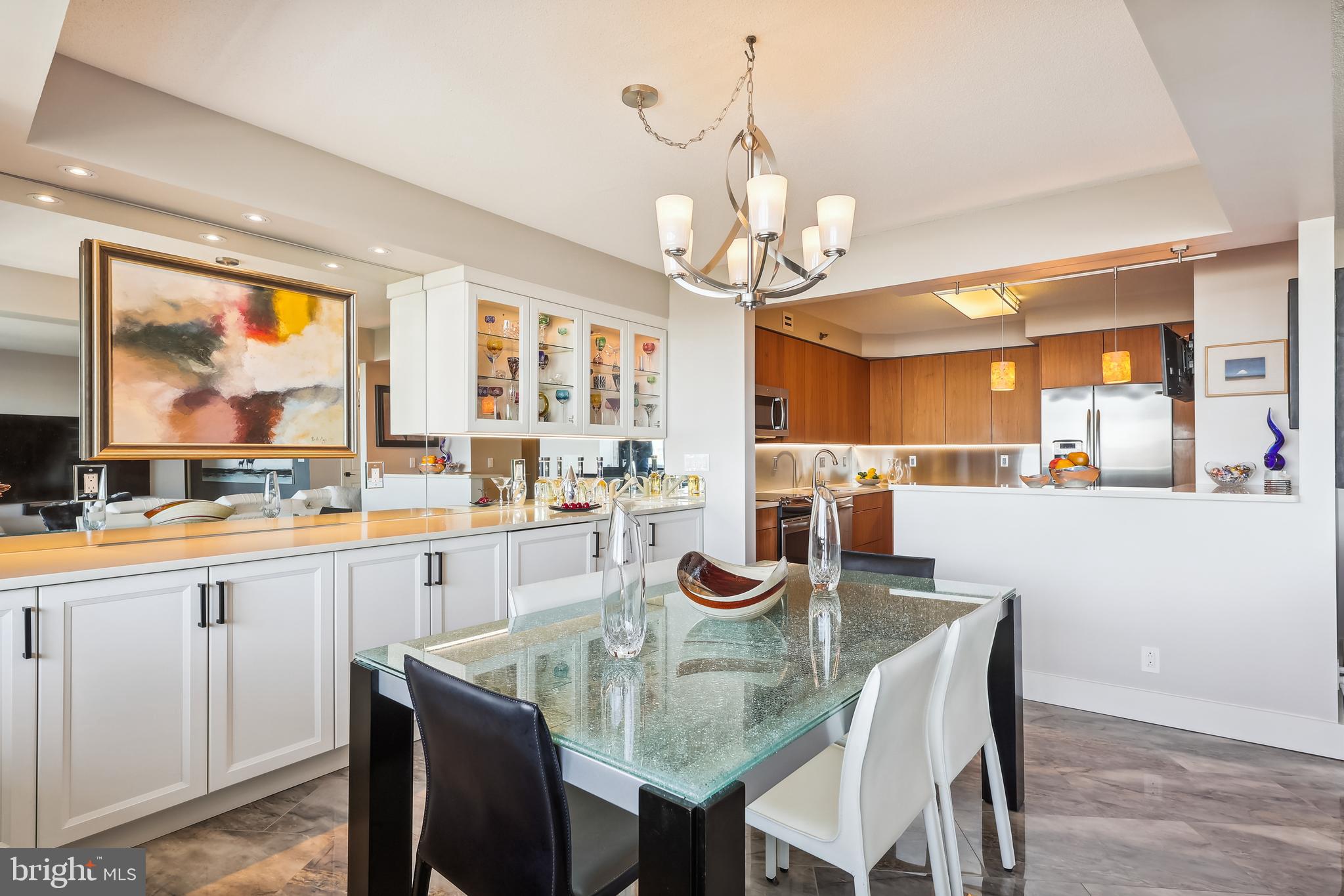 CRYSTAL CITY - Residential