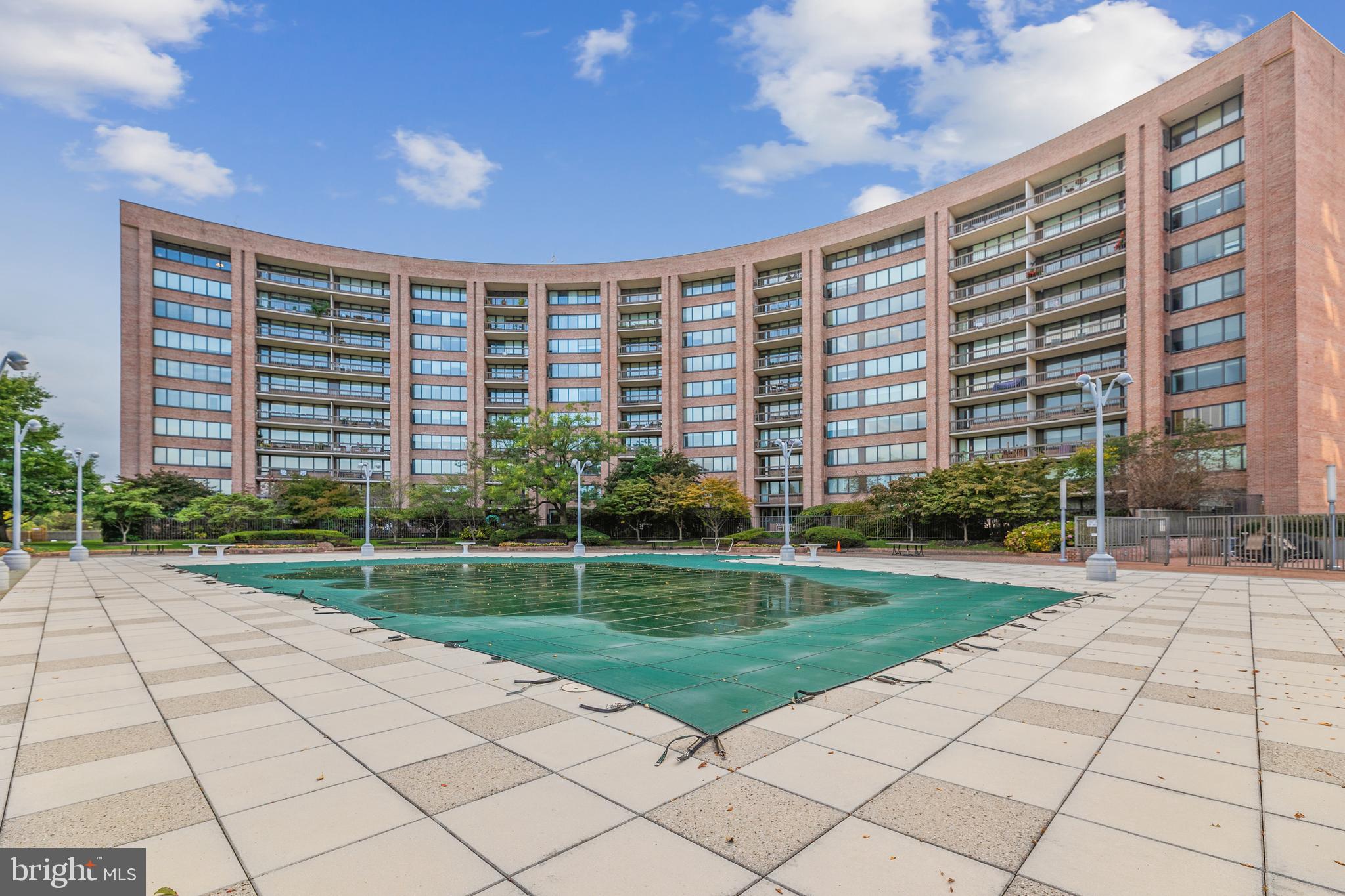 CRYSTAL CITY - Residential