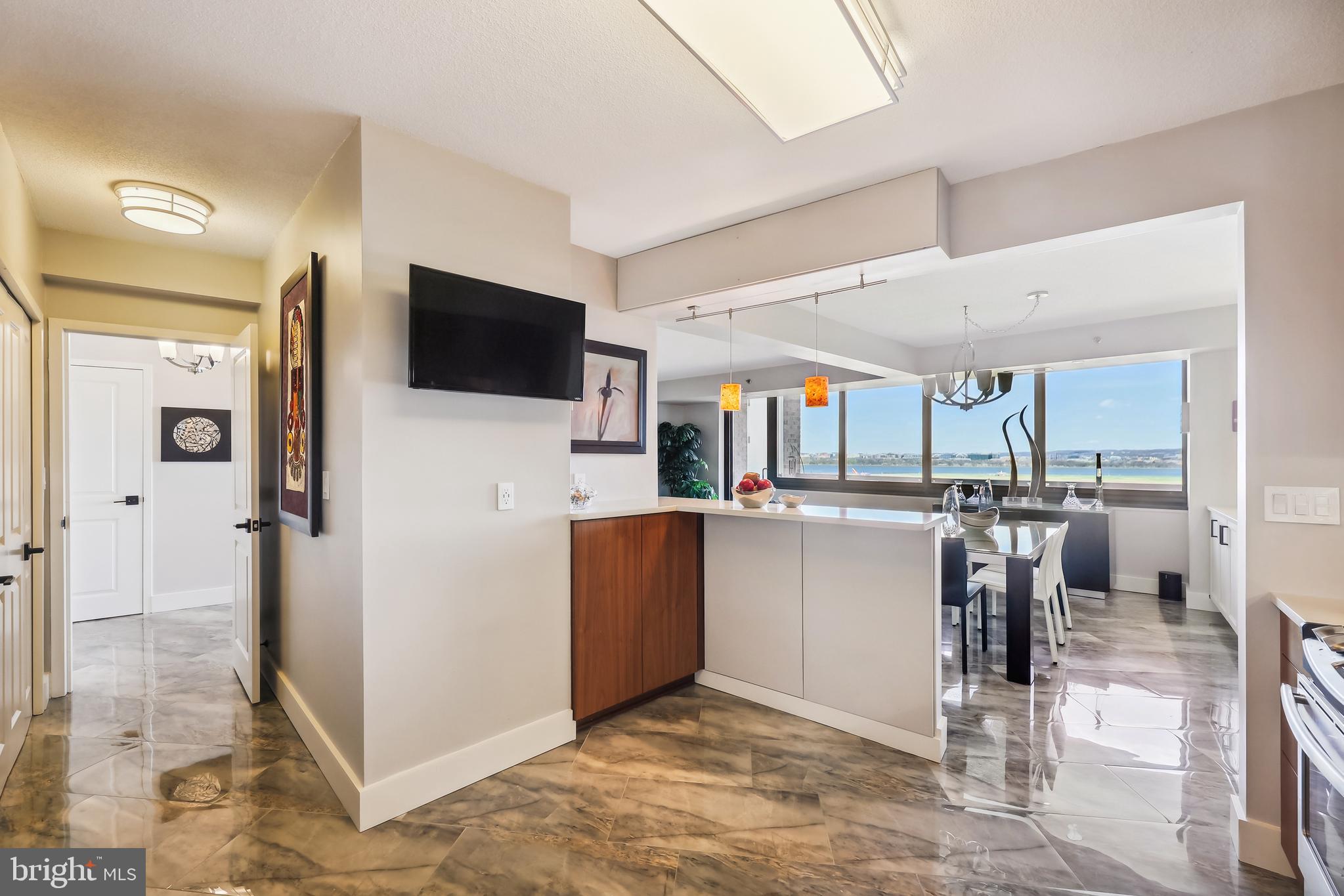 CRYSTAL CITY - Residential