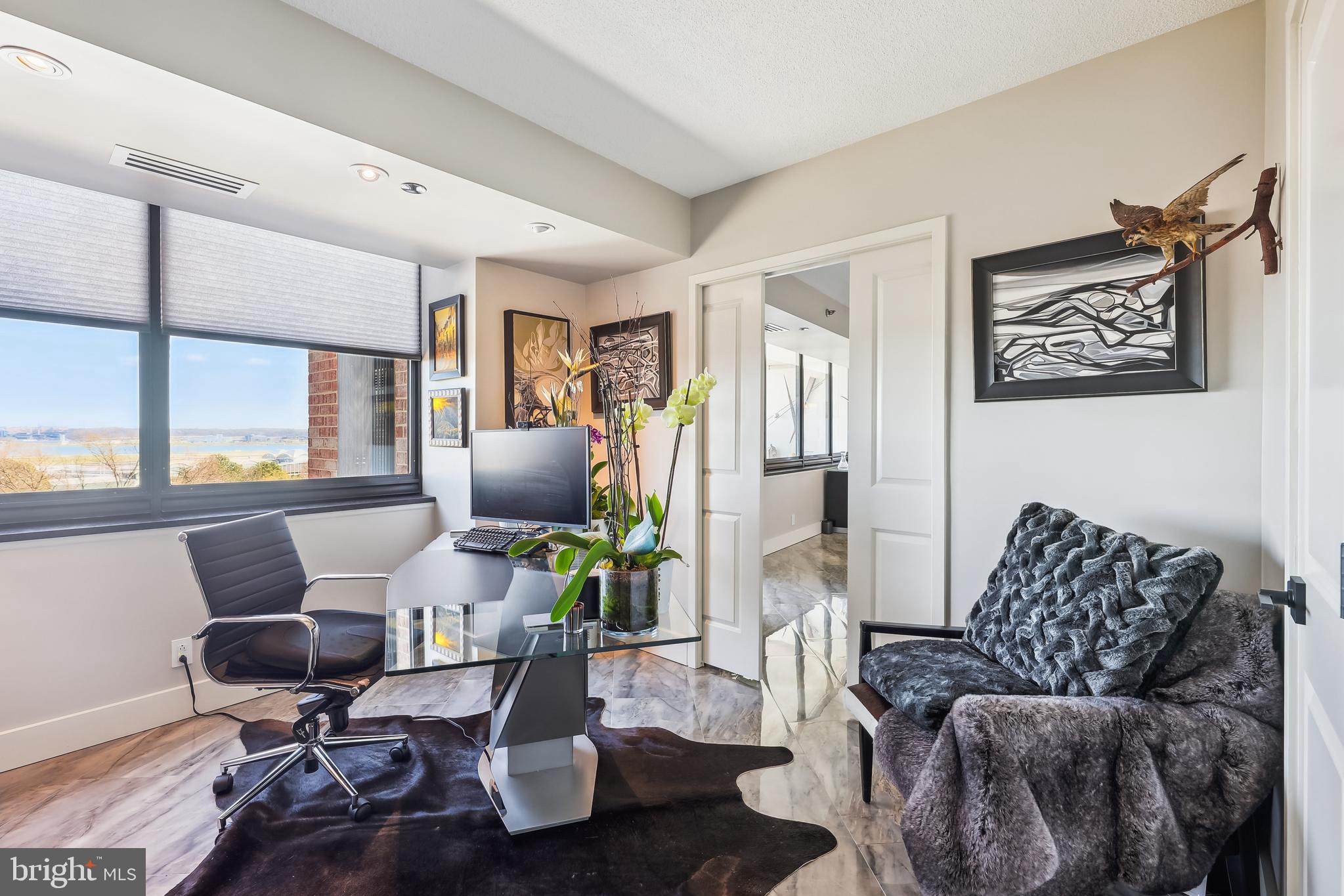 CRYSTAL CITY - Residential