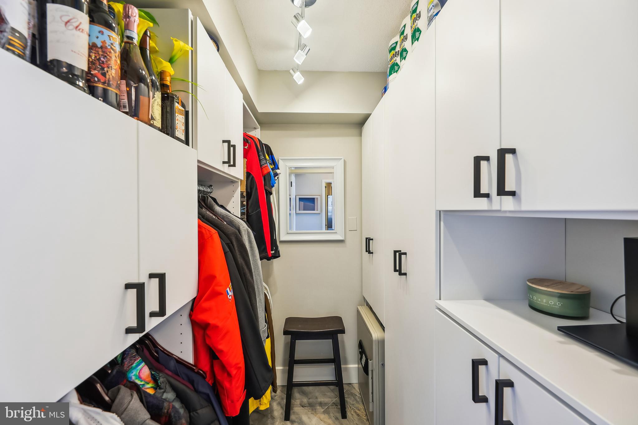 CRYSTAL CITY - Residential