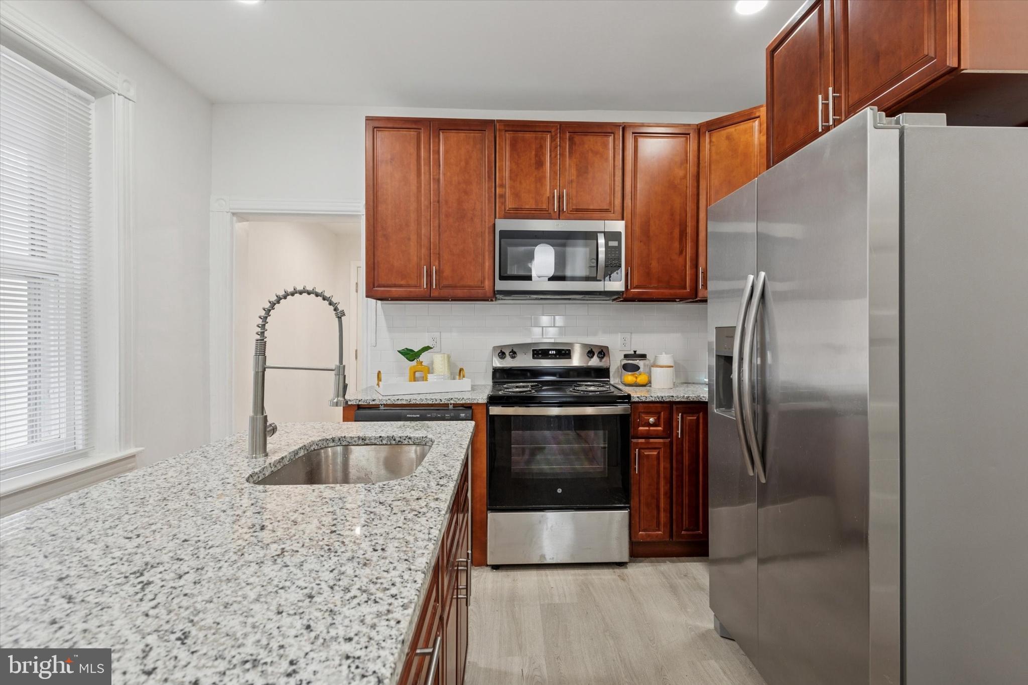 NORRISTOWN - Residential