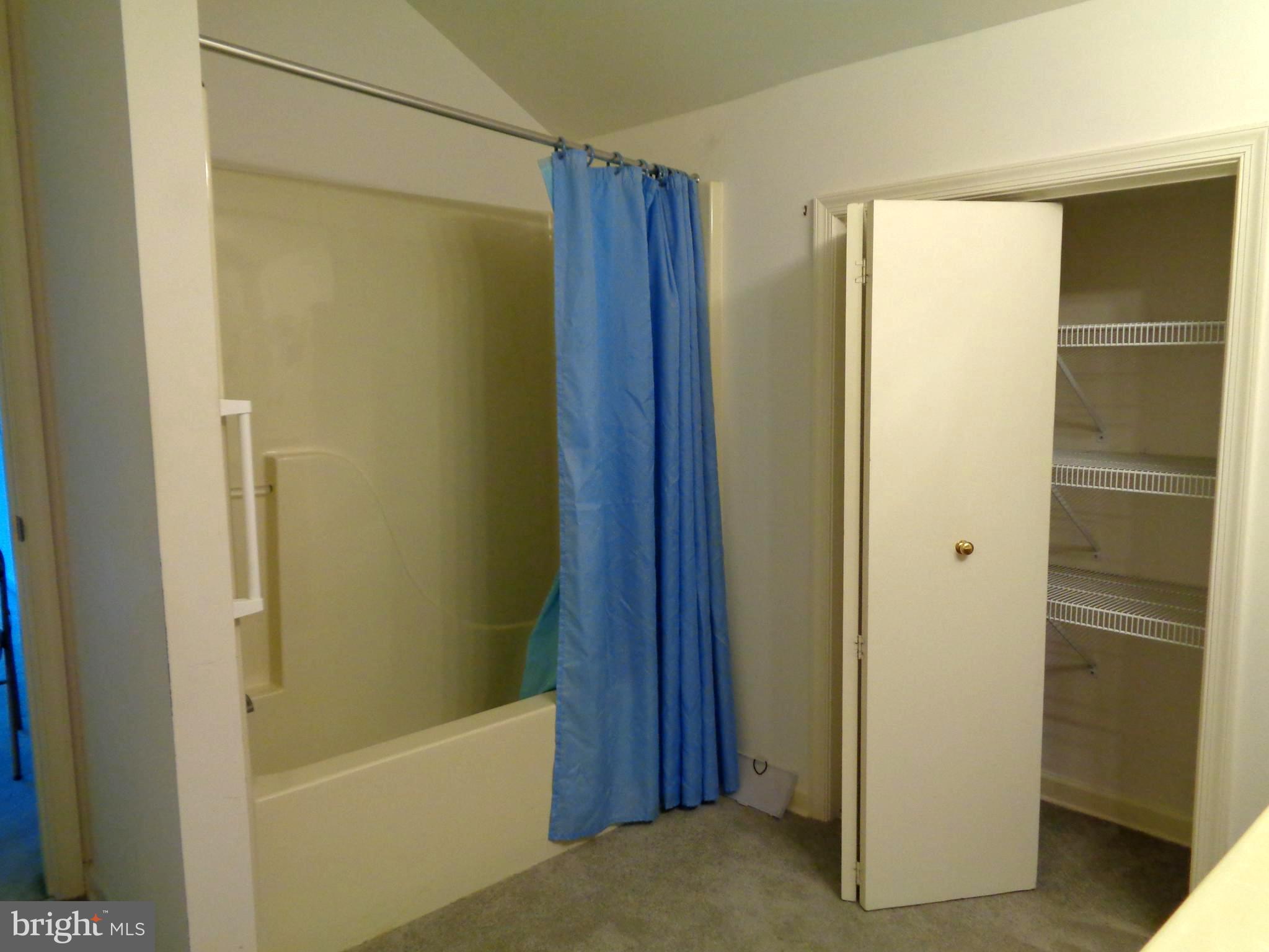 WOODS EDGE - Residential