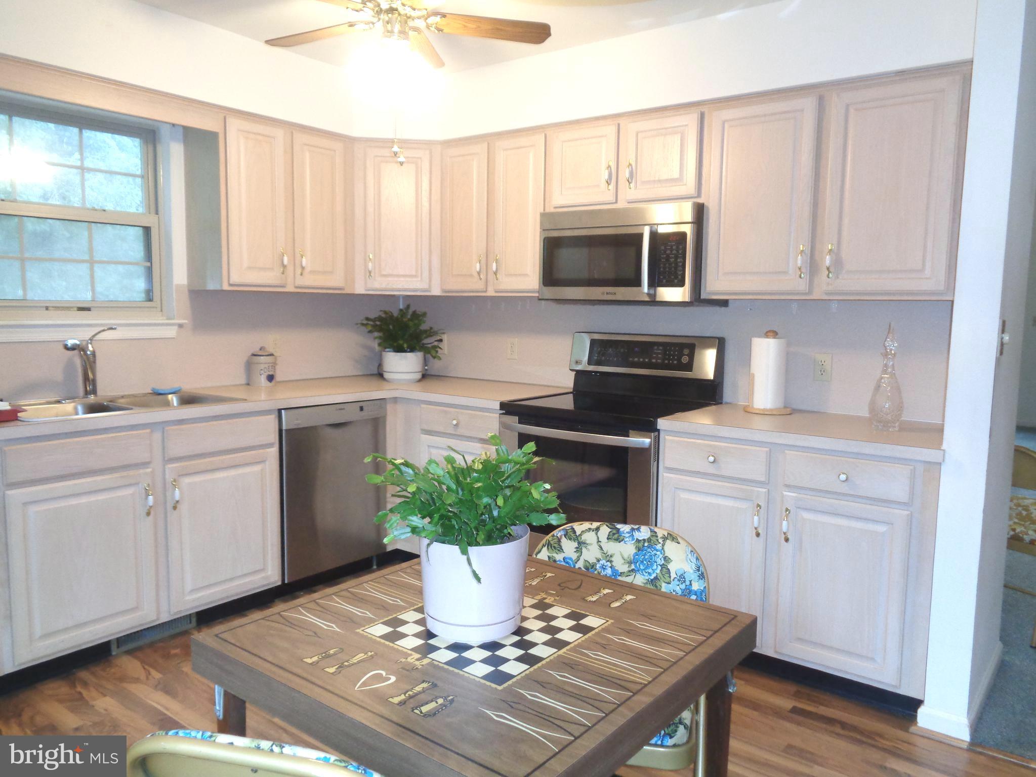 WOODS EDGE - Residential