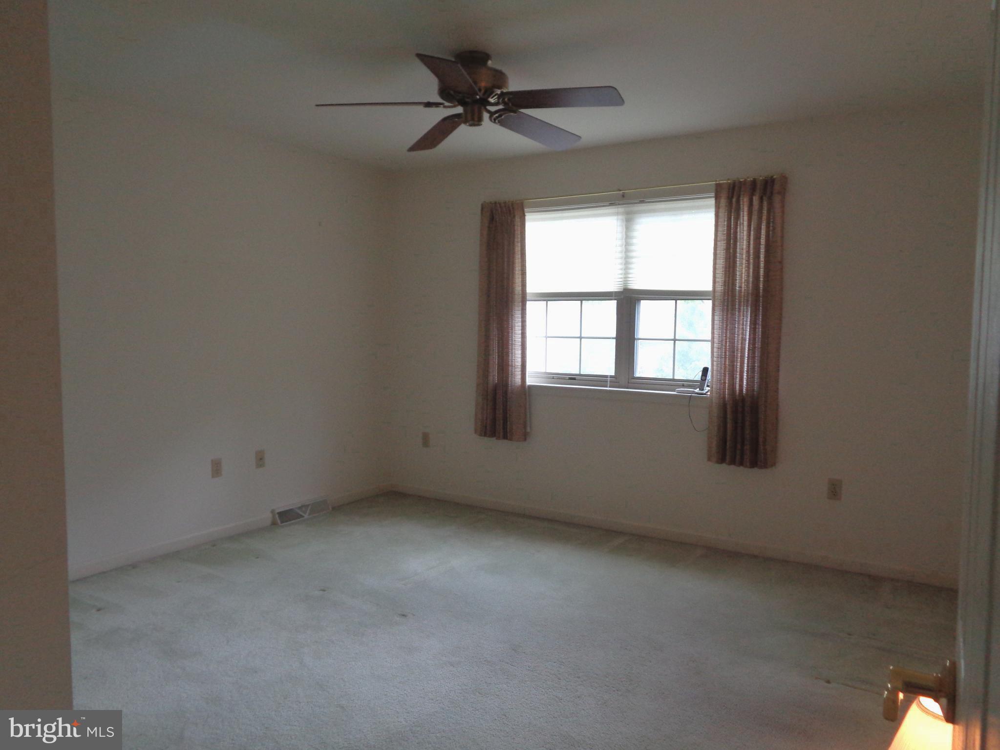 WOODS EDGE - Residential