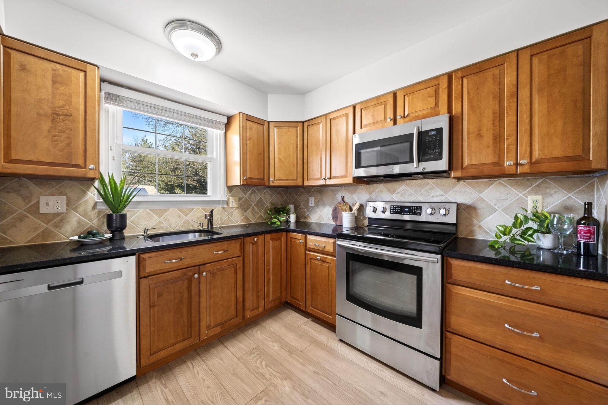 VILLAGE OF WHITE OAK - Residential