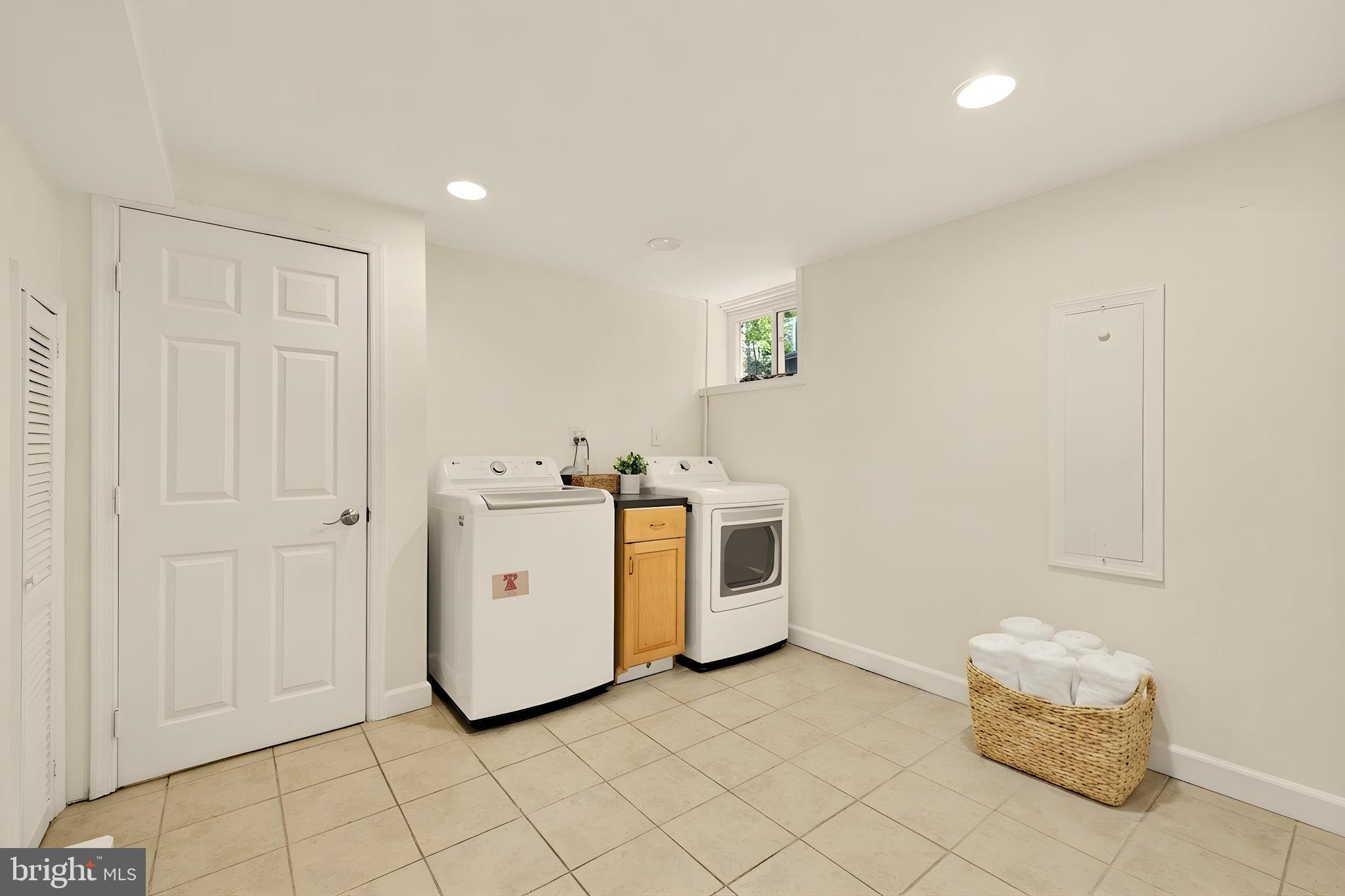 WOODSIDE FOREST - Residential