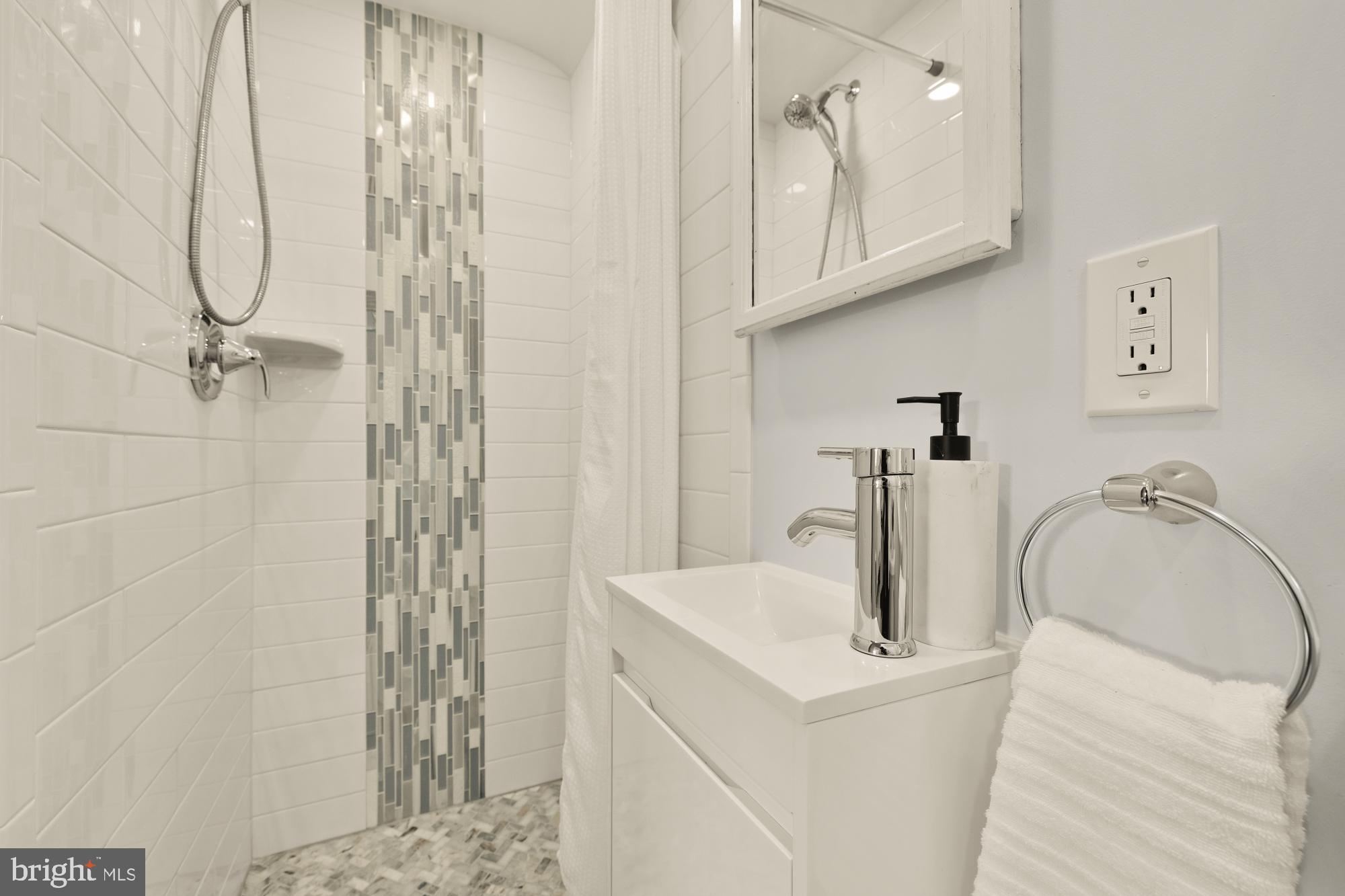 WOODSIDE FOREST - Residential