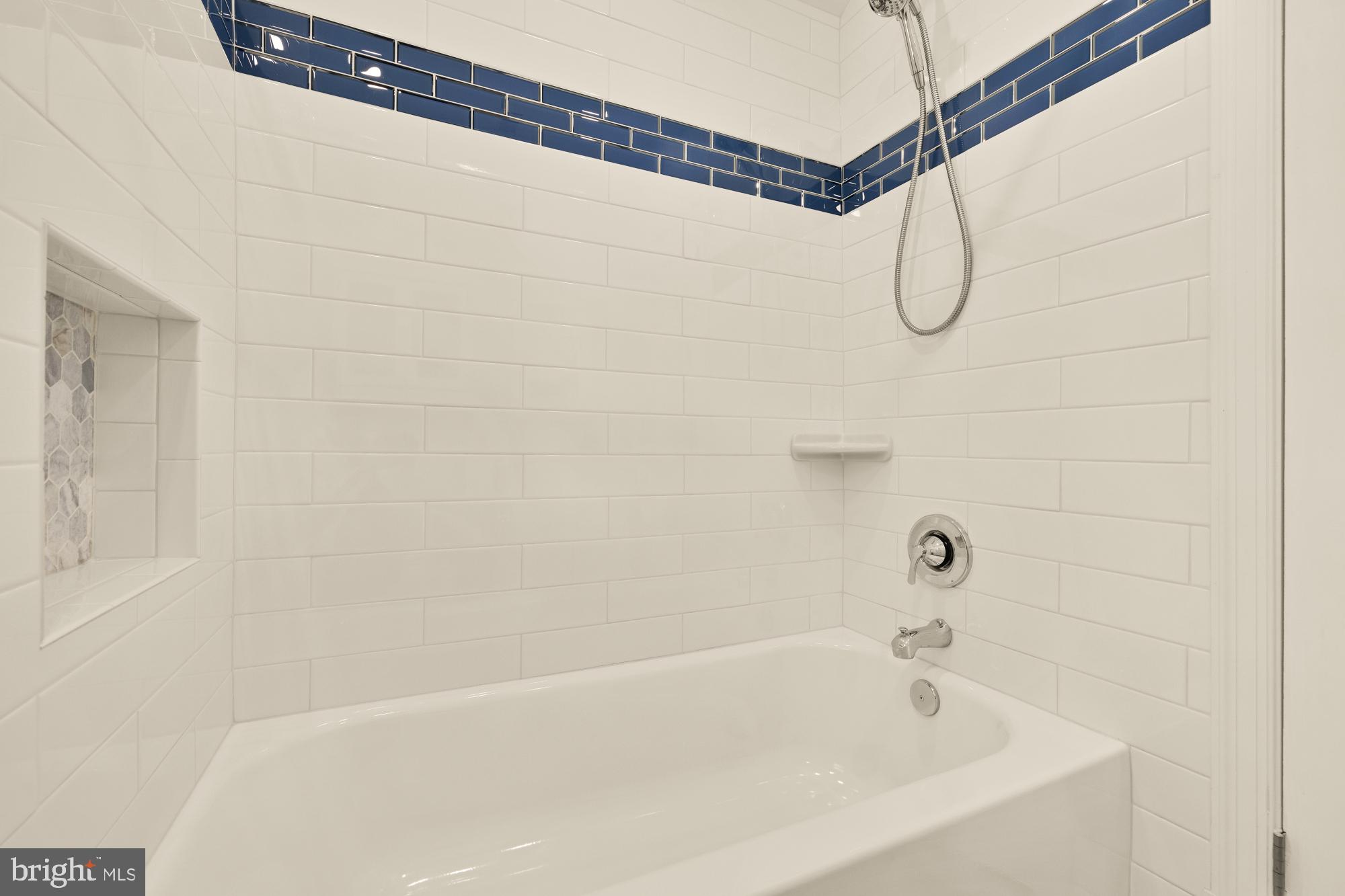 WOODSIDE FOREST - Residential