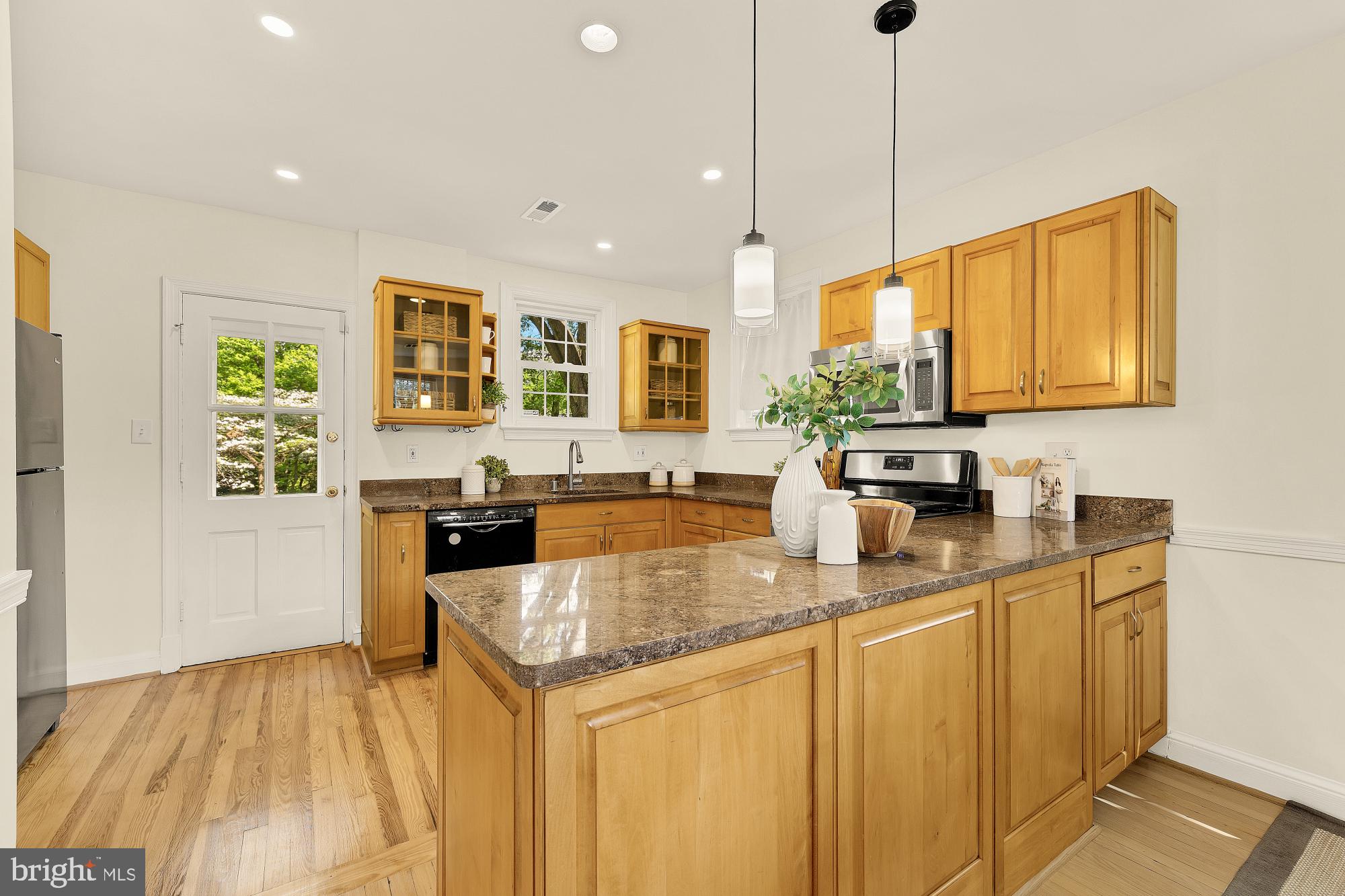 WOODSIDE FOREST - Residential