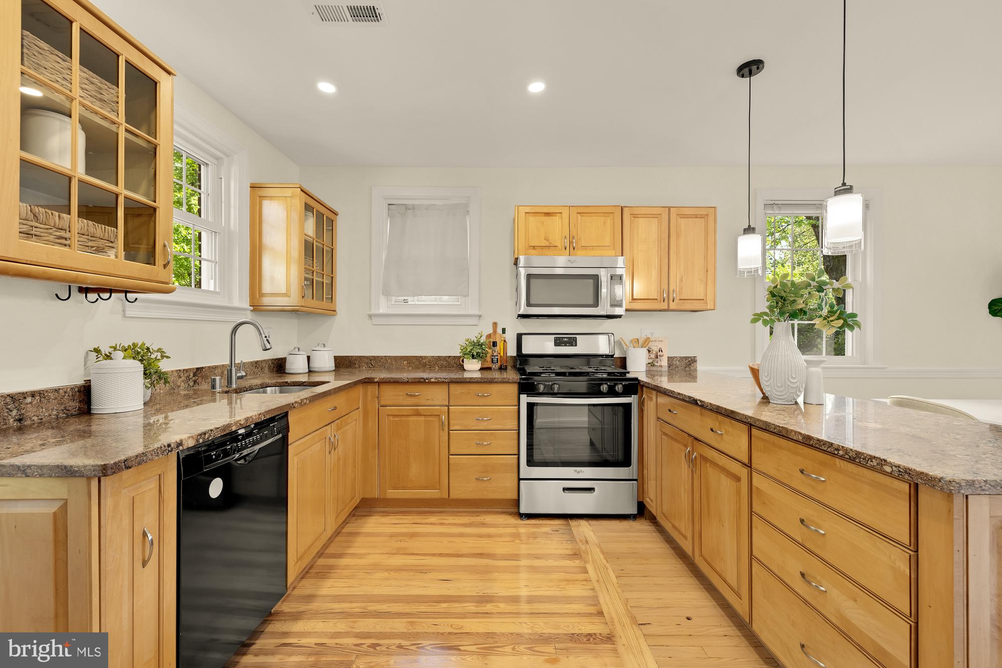 WOODSIDE FOREST - Residential