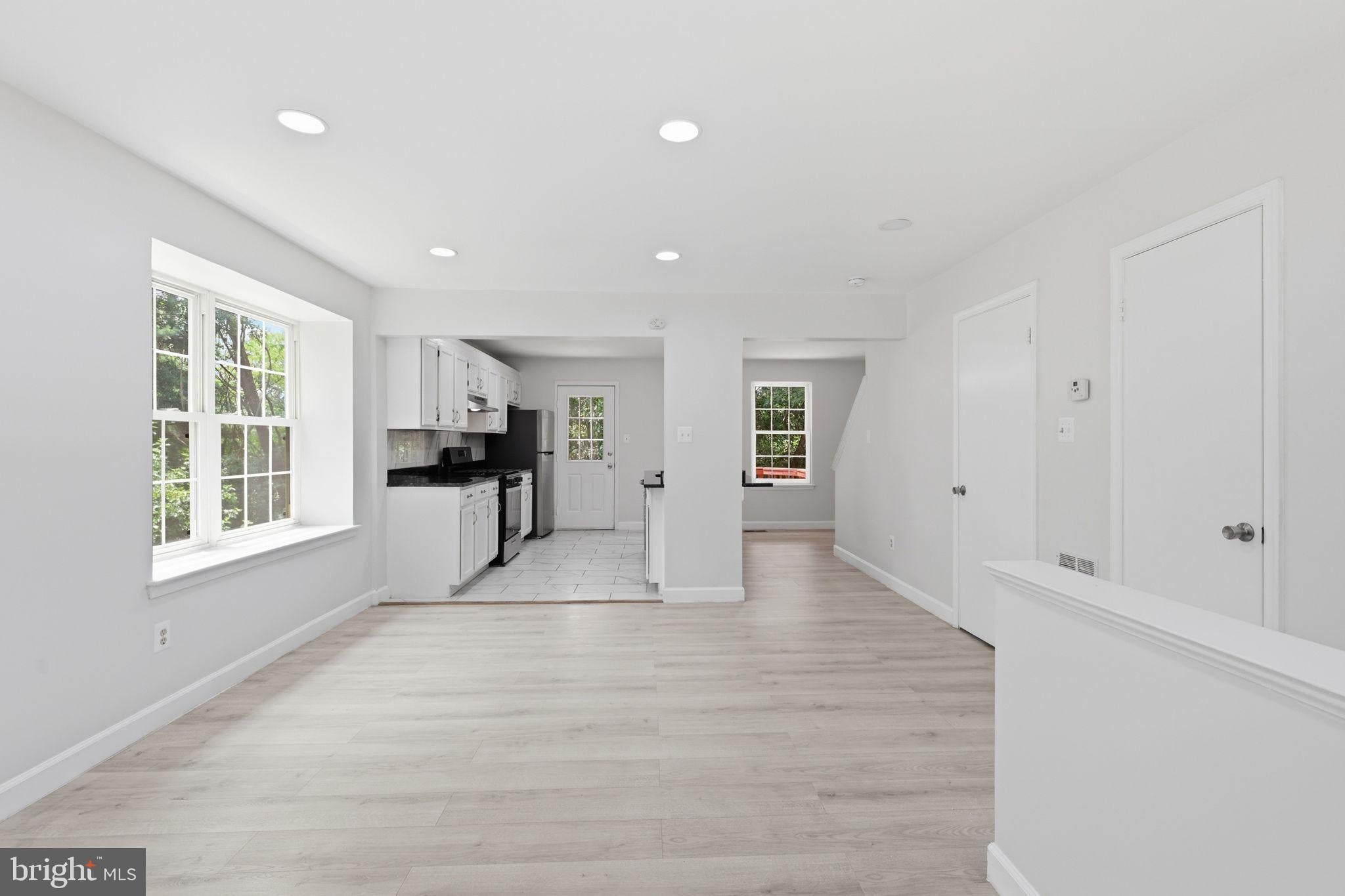 1921 WINSLOW COURT