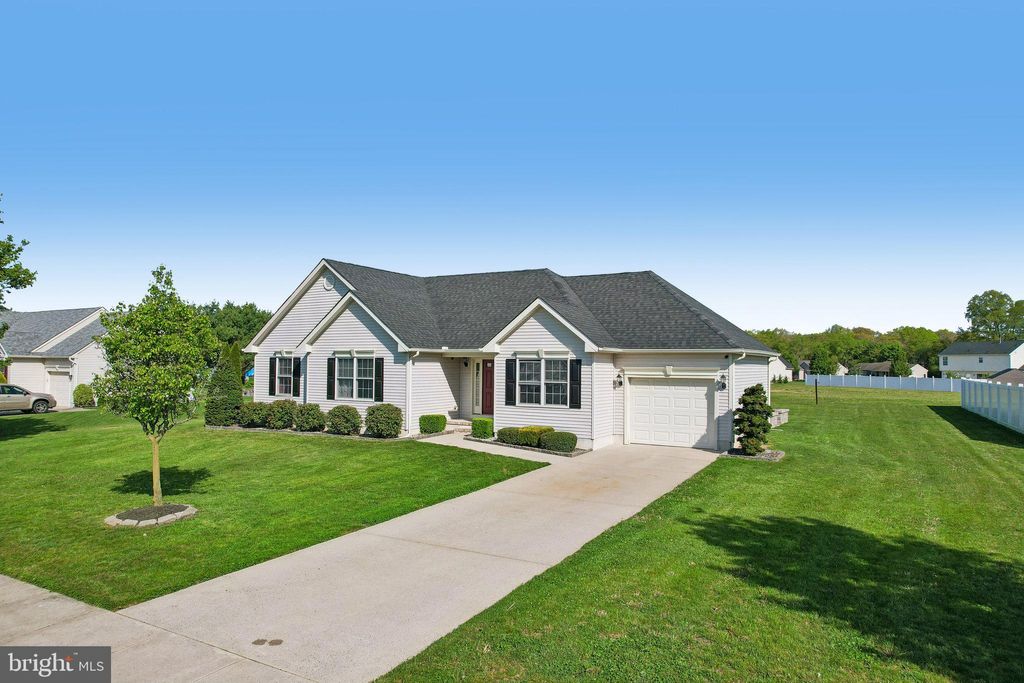 Photo of 2454 Bella Rosa Court, VINELAND, NJ 08361 (MLS # NJCB2030120)