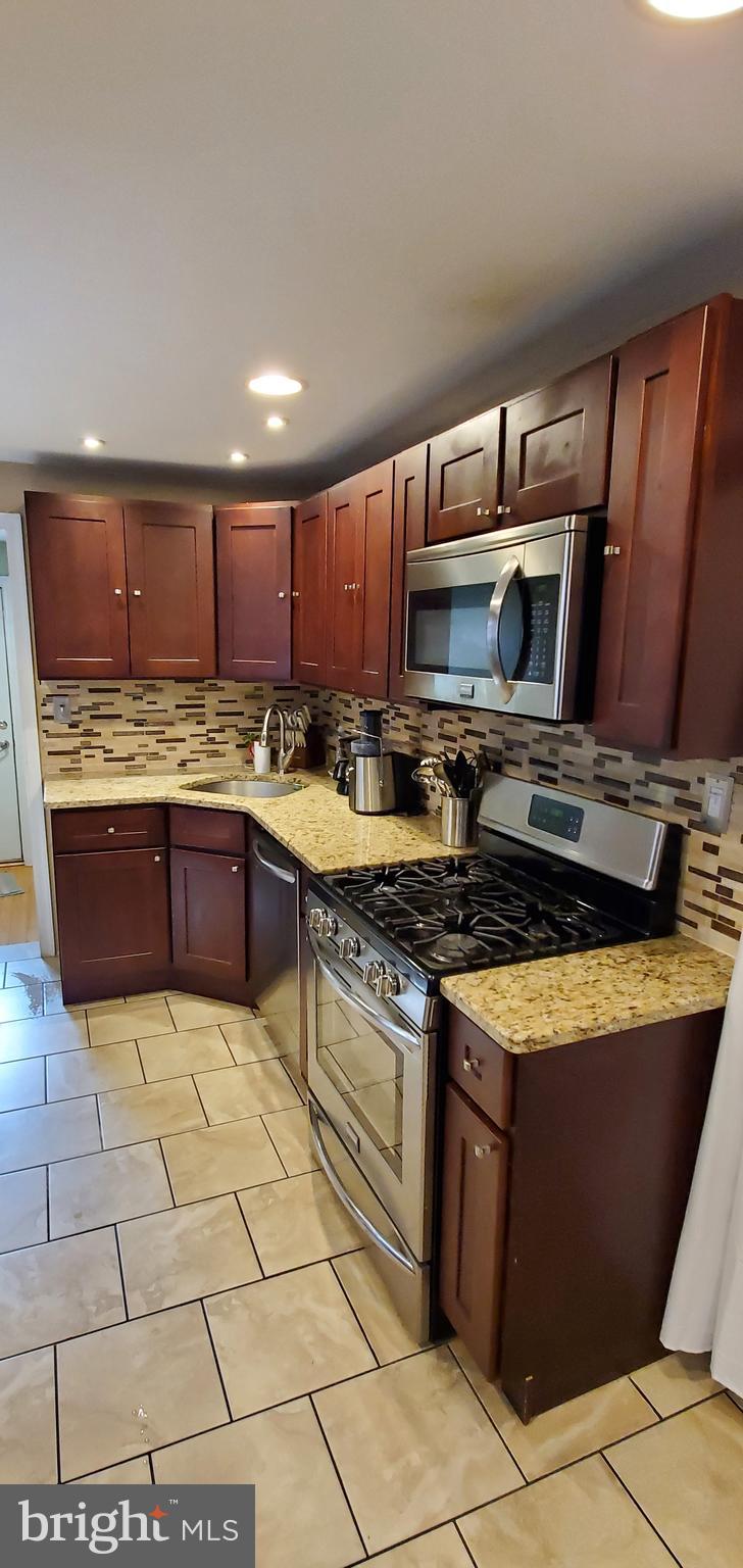 BRIDESBURG - Residential