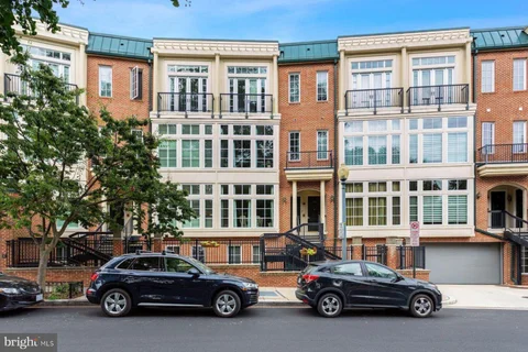 MLS: DCDC2282234