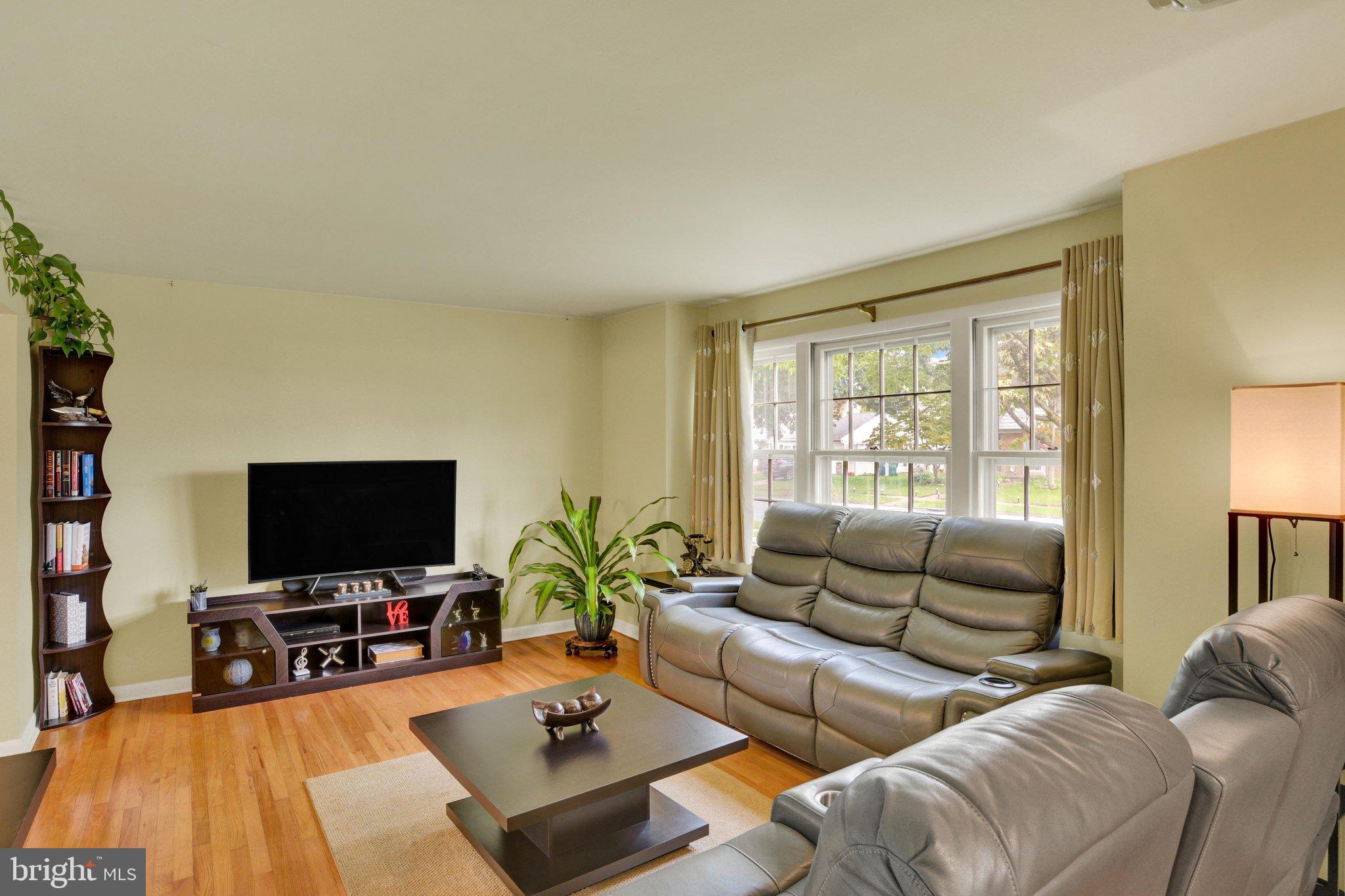 4609 DANBURY ROAD