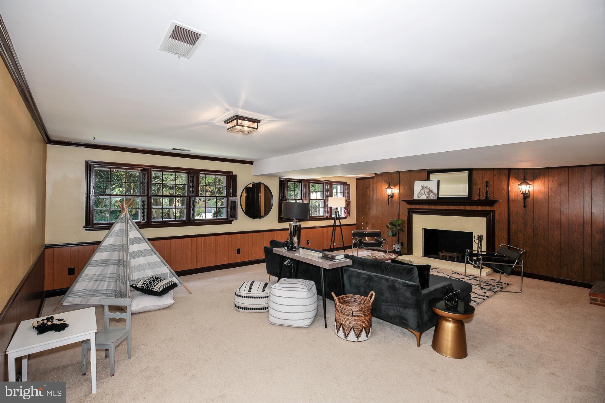 BANNOCKBURN ESTATES - Residential