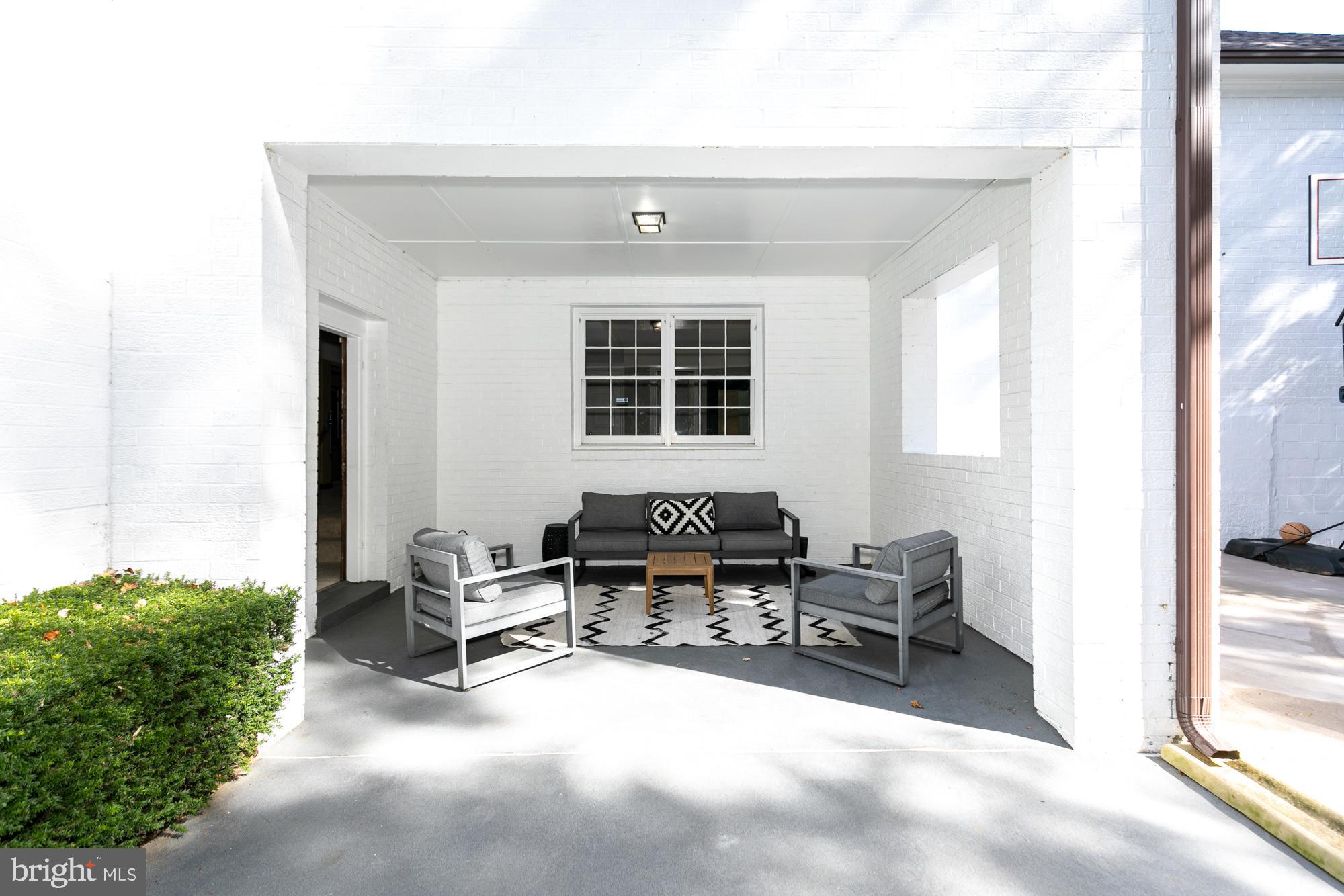 BANNOCKBURN ESTATES - Residential