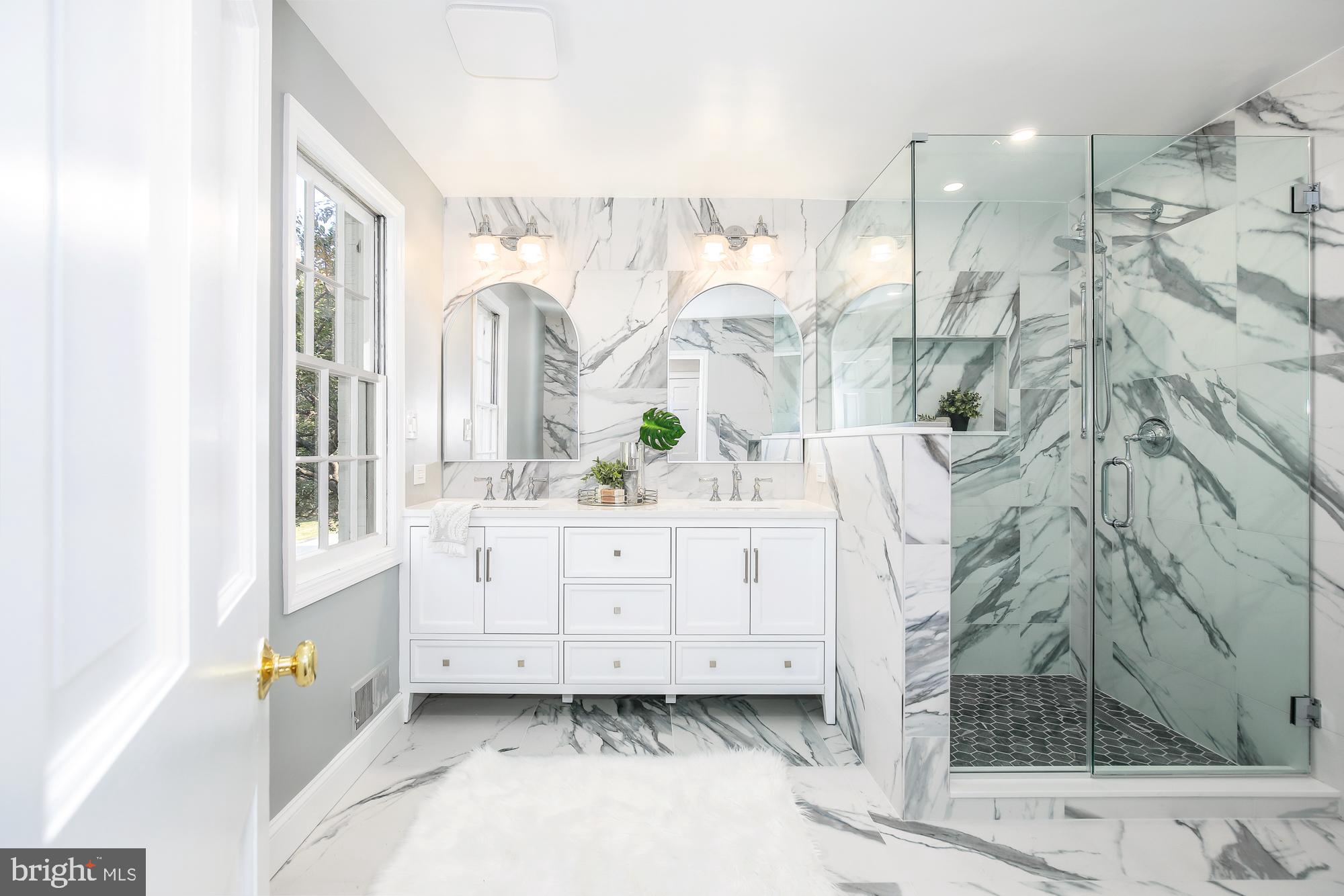 BANNOCKBURN ESTATES - Residential