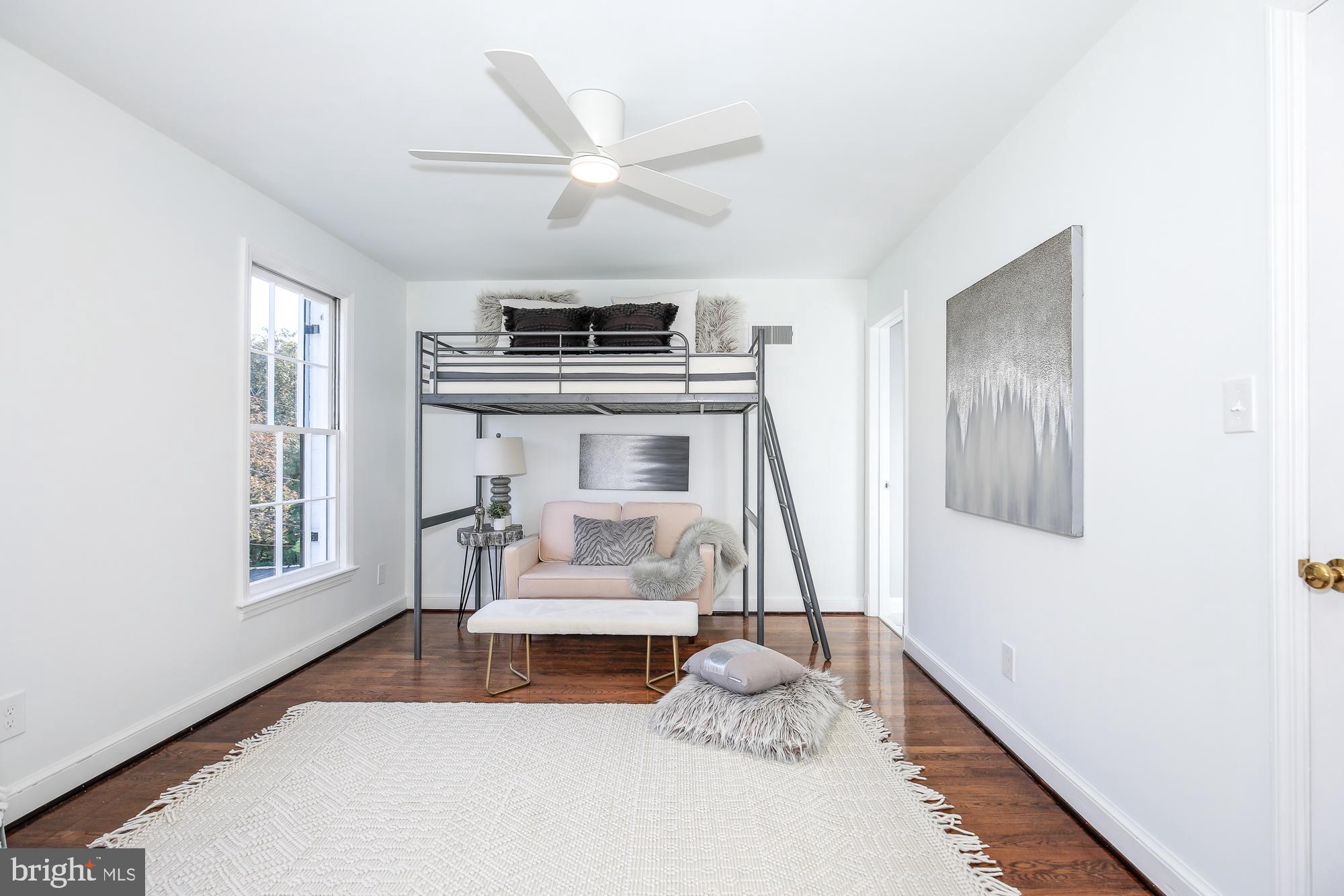 BANNOCKBURN ESTATES - Residential