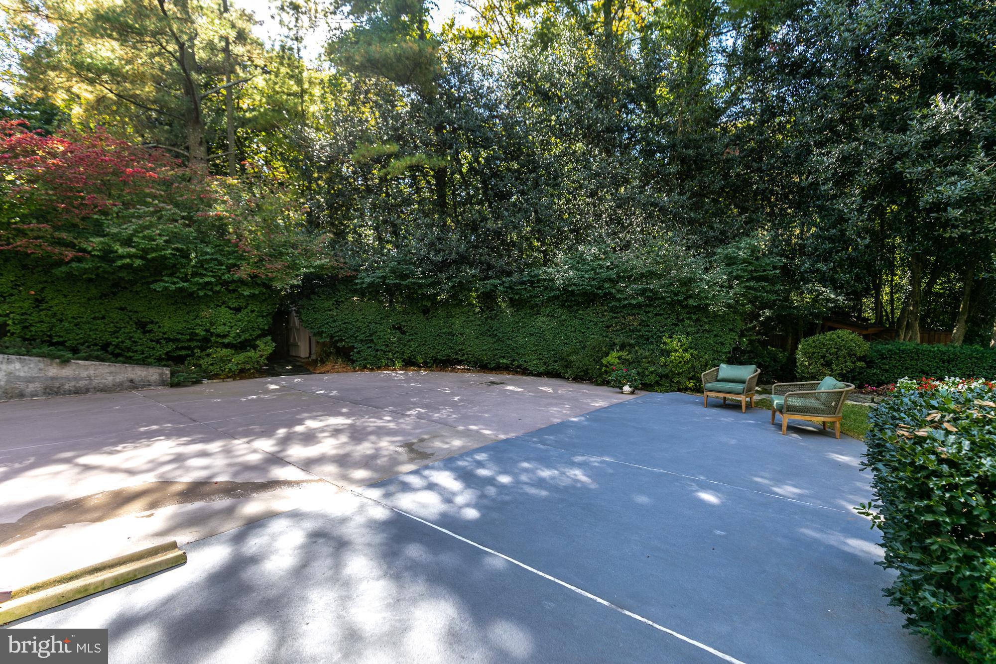 BANNOCKBURN ESTATES - Residential