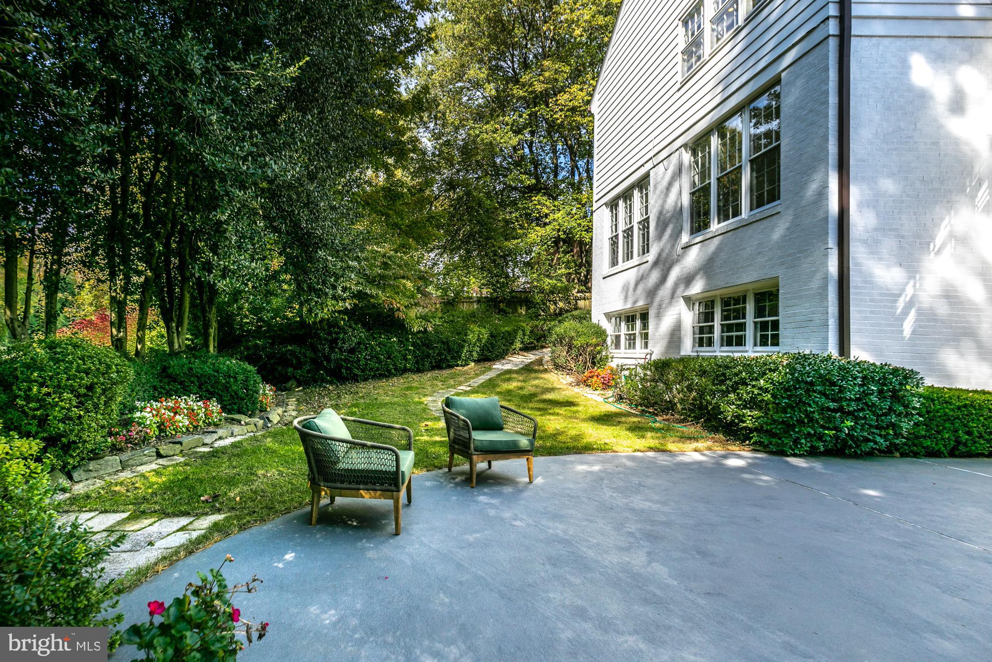 BANNOCKBURN ESTATES - Residential