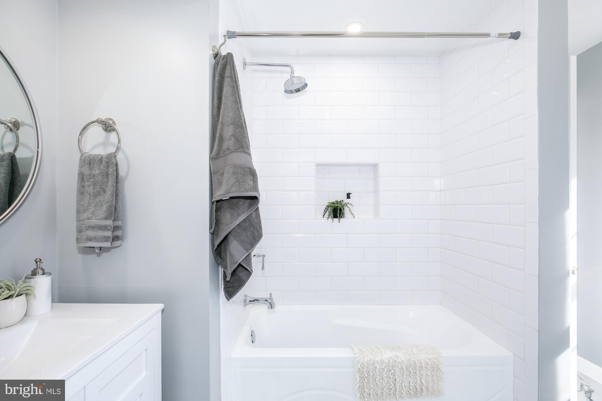 BANNOCKBURN ESTATES - Residential