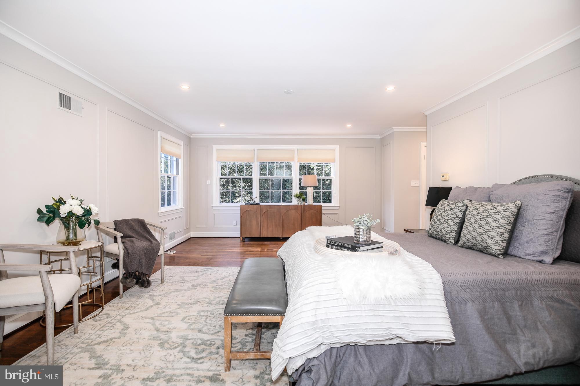 BANNOCKBURN ESTATES - Residential