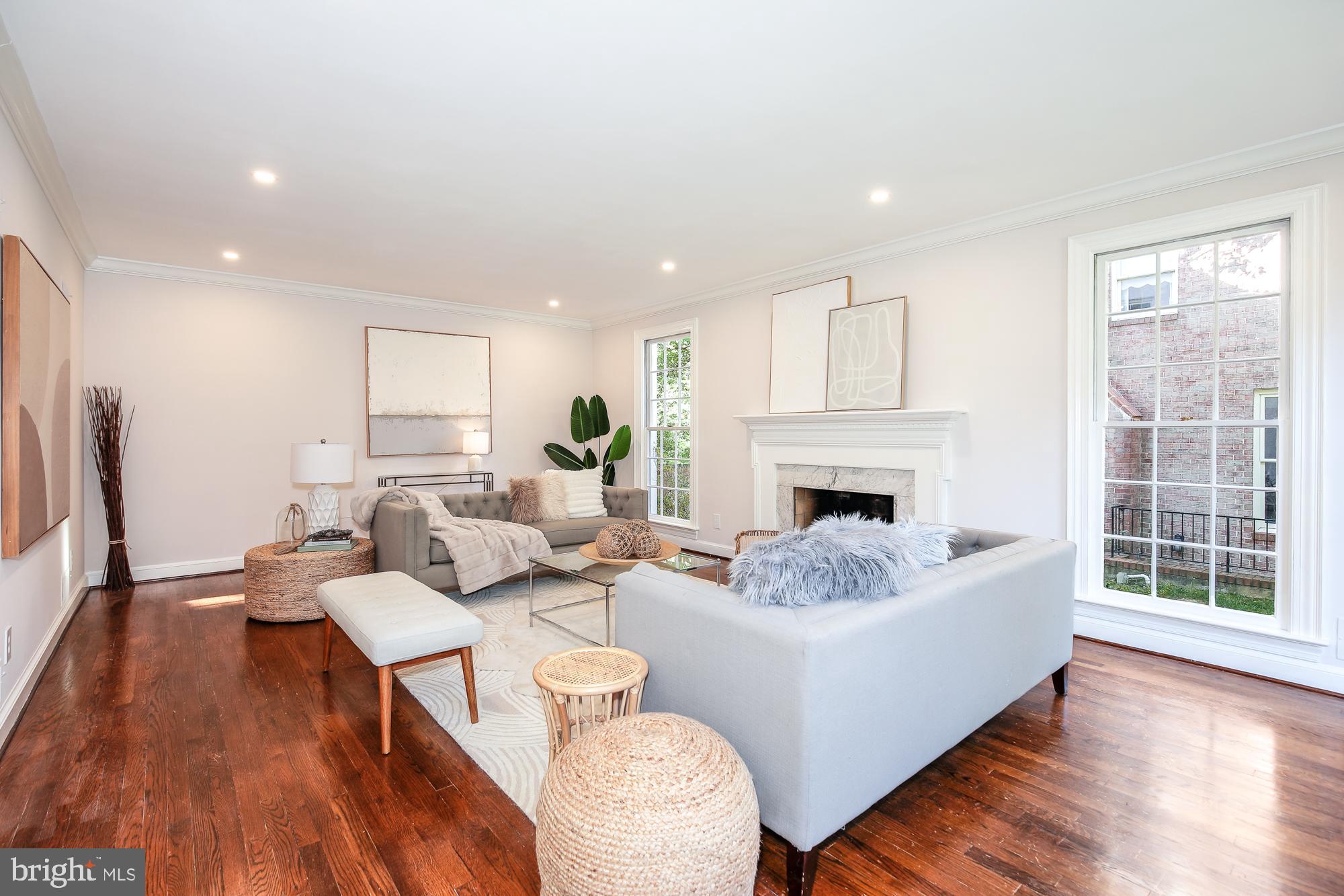 BANNOCKBURN ESTATES - Residential