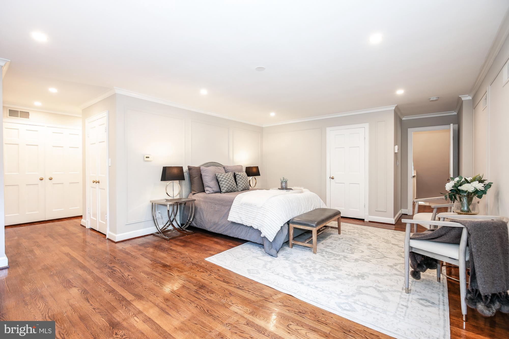 BANNOCKBURN ESTATES - Residential